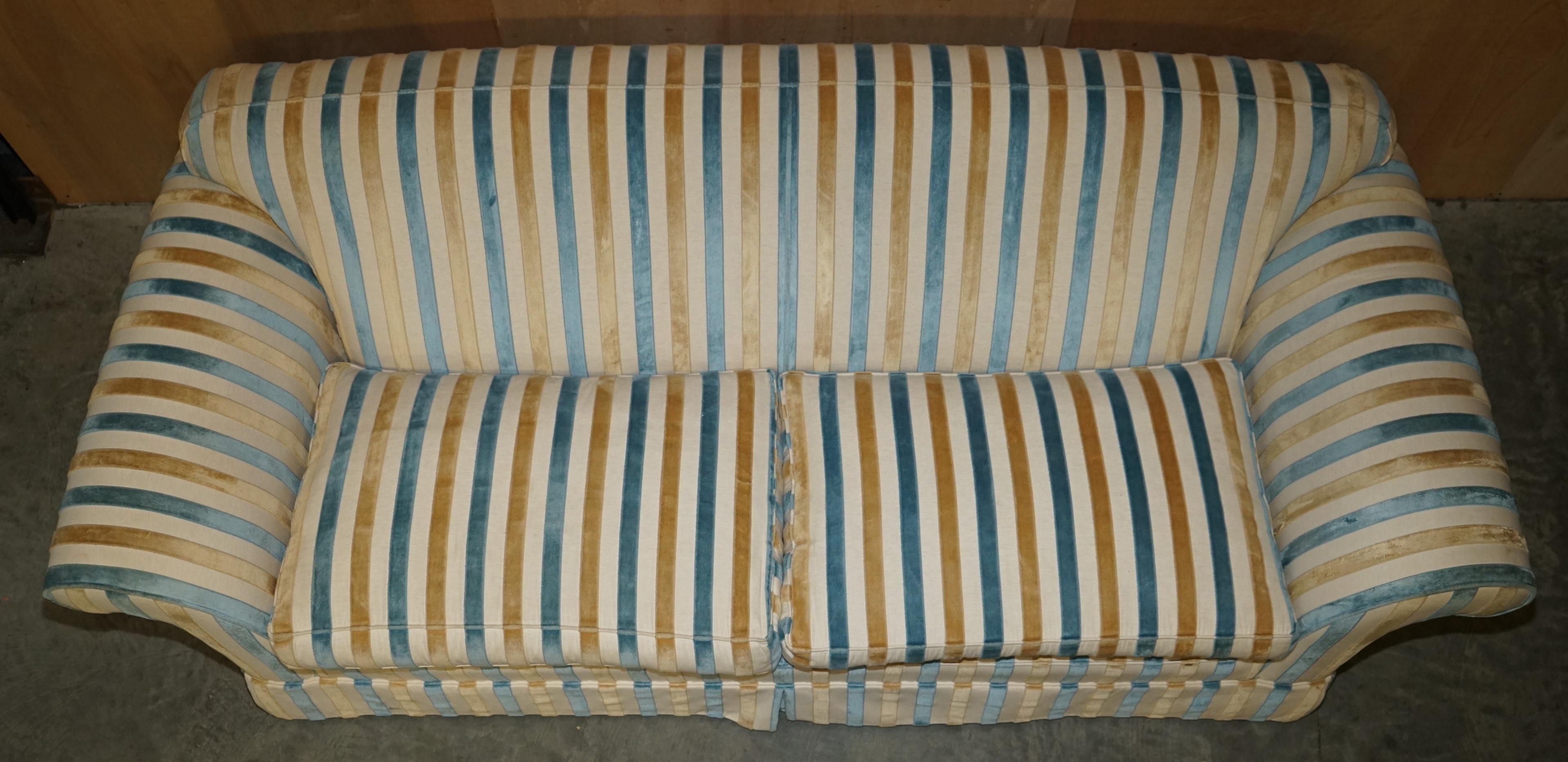 1 OF 2 STUNNING MULBERRY HOME DESIGNER CONTEMPORARY STRIPED THREE SEATER SOFAs For Sale 3
