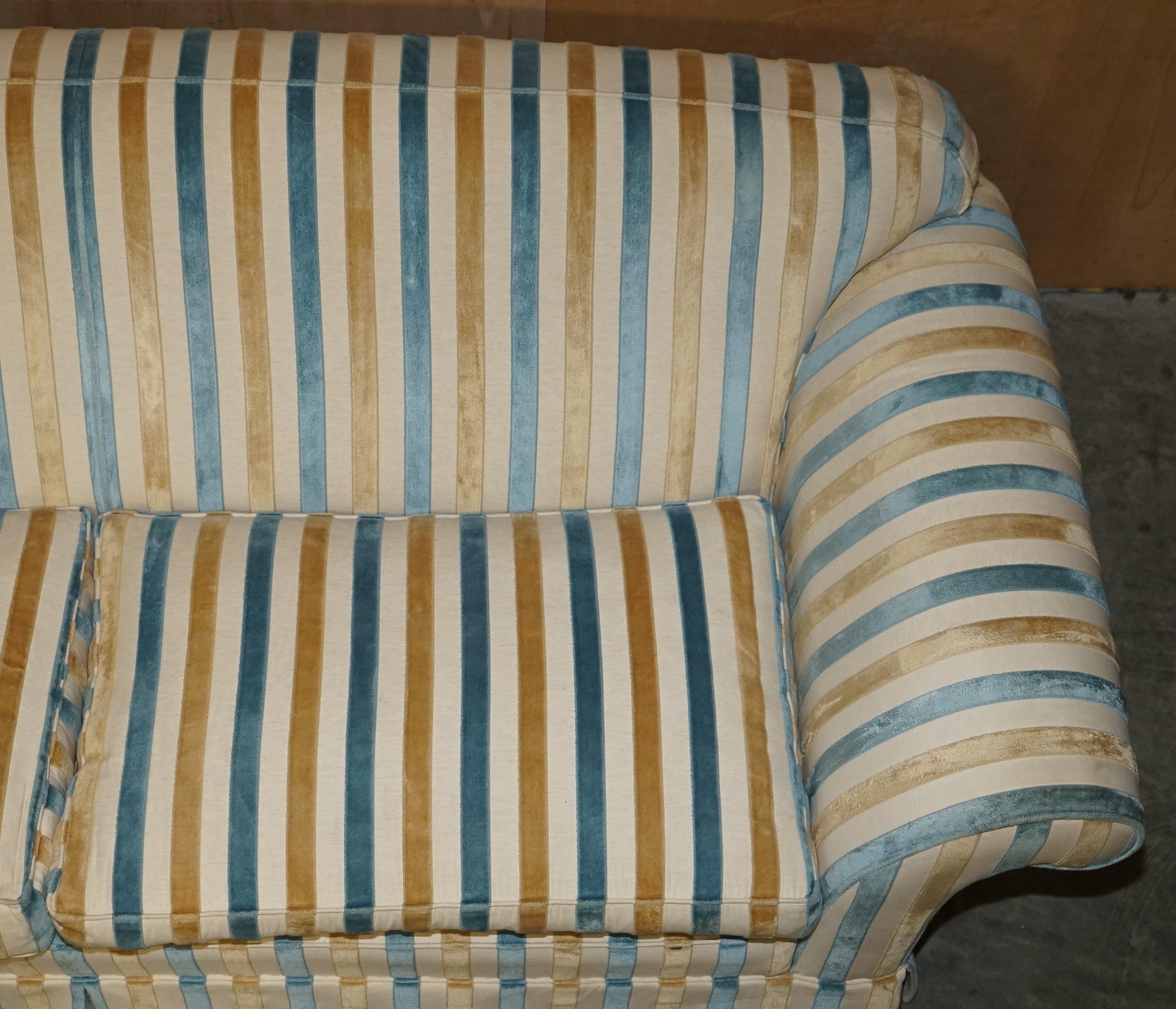1 OF 2 STUNNING MULBERRY HOME DESIGNER CONTEMPORARY STRIPED THREE SEATER SOFAs For Sale 5