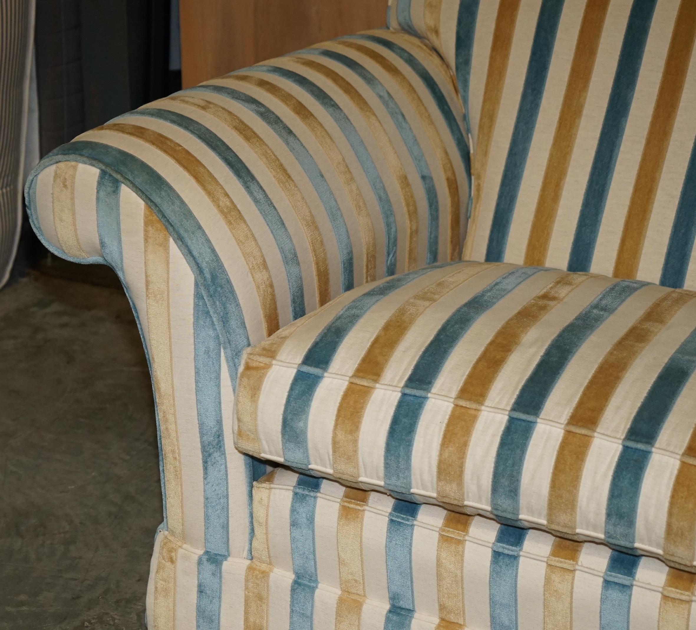 Hand-Crafted 1 OF 2 STUNNING MULBERRY HOME DESIGNER CONTEMPORARY STRIPED THREE SEATER SOFAs For Sale
