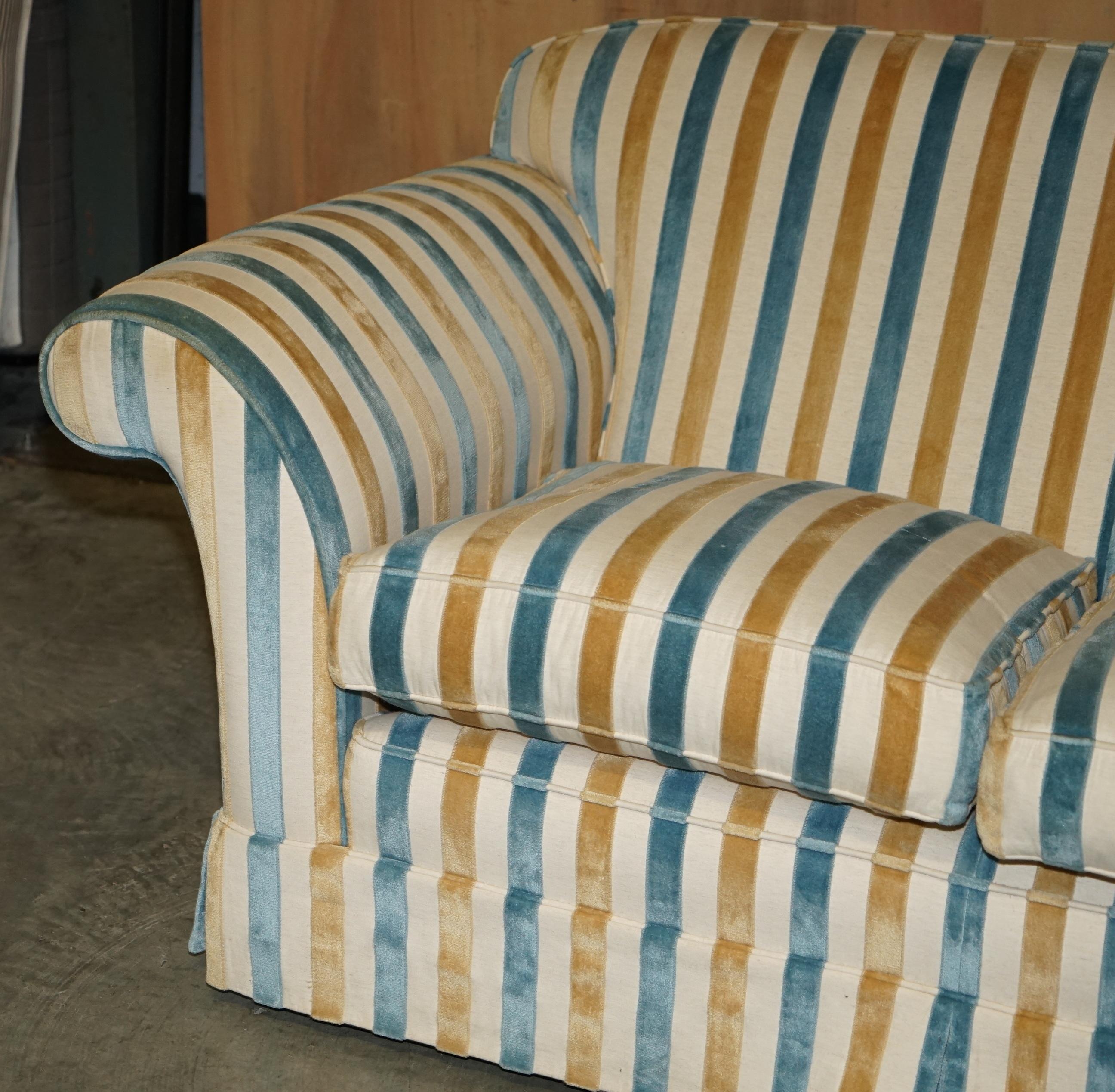 20th Century 1 OF 2 STUNNING MULBERRY HOME DESiGNER CONTEMPORARY STRIPED TWO SEATER SOFAS For Sale