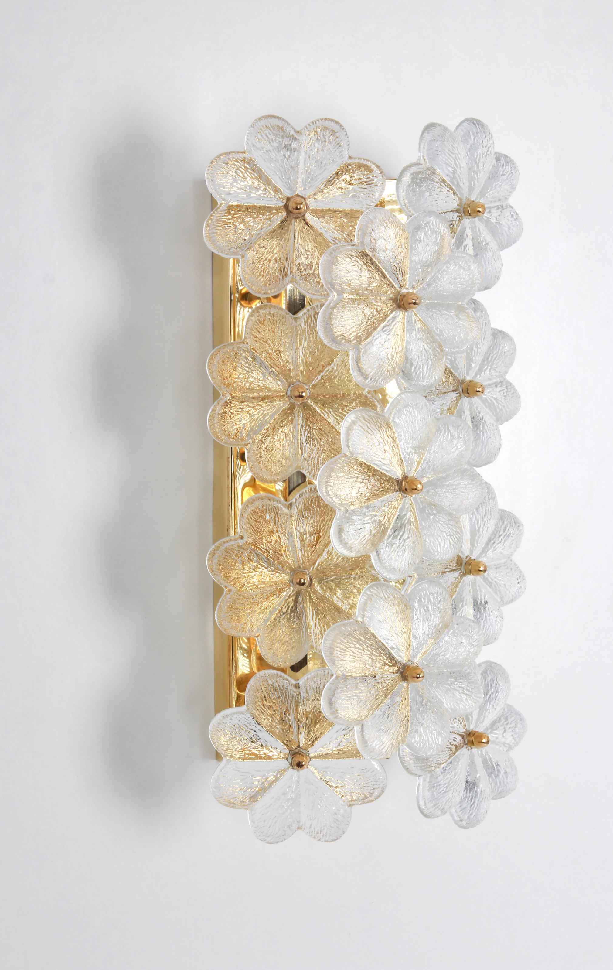 Fin du 20e siècle 1 de 2 superbes appliques à fleurs en verre de Murano par Ernst Palme, Allemagne, années 1970 en vente