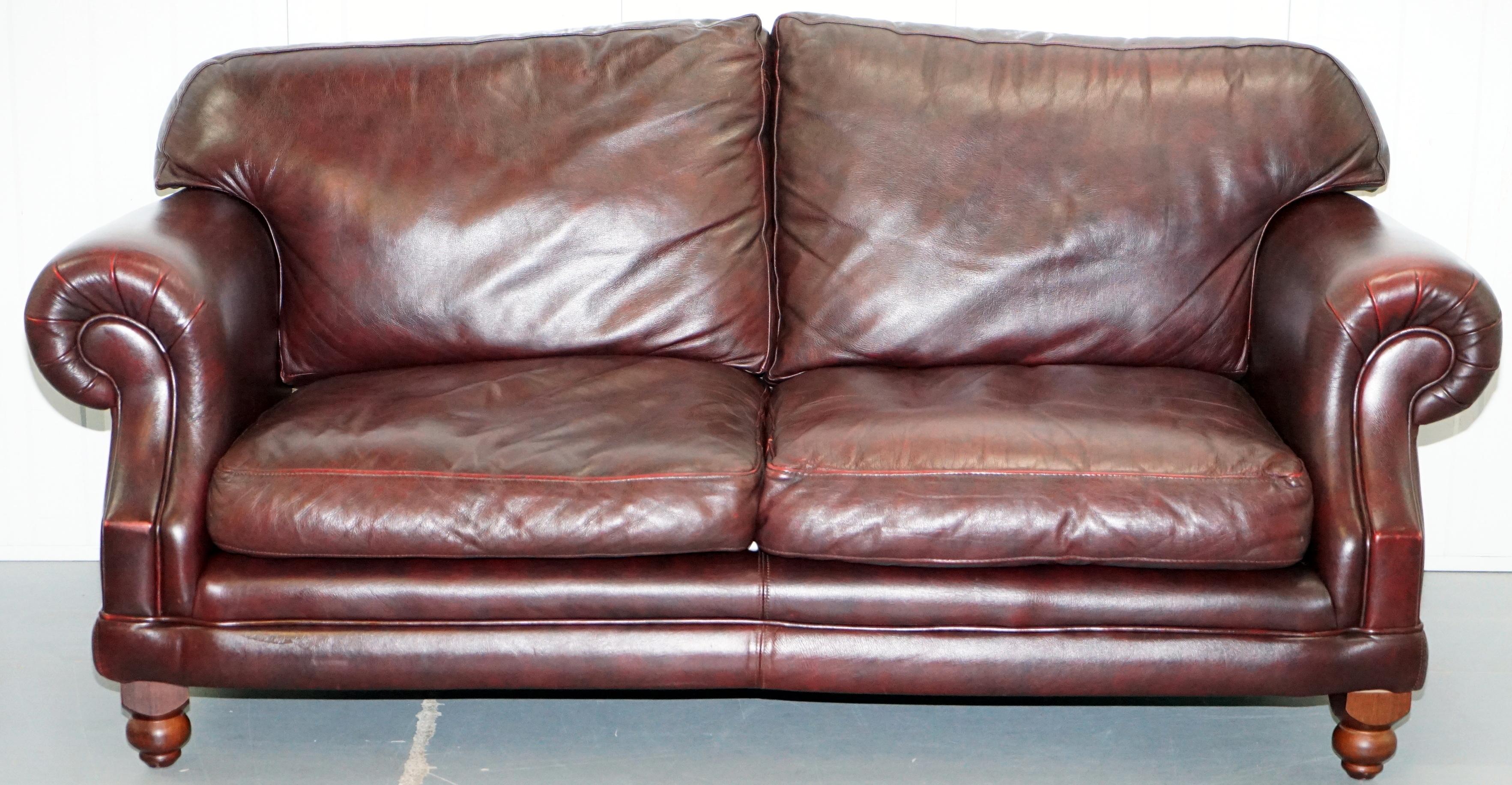 We are delighted to offer for sale 1 of 2 Thomas Lloyd Consort oxblood leather contemporary sofas

A good looking and well piece, the leather upholstery is thick, the base and back cushions medium soft so very comfortable

We have deep cleaned