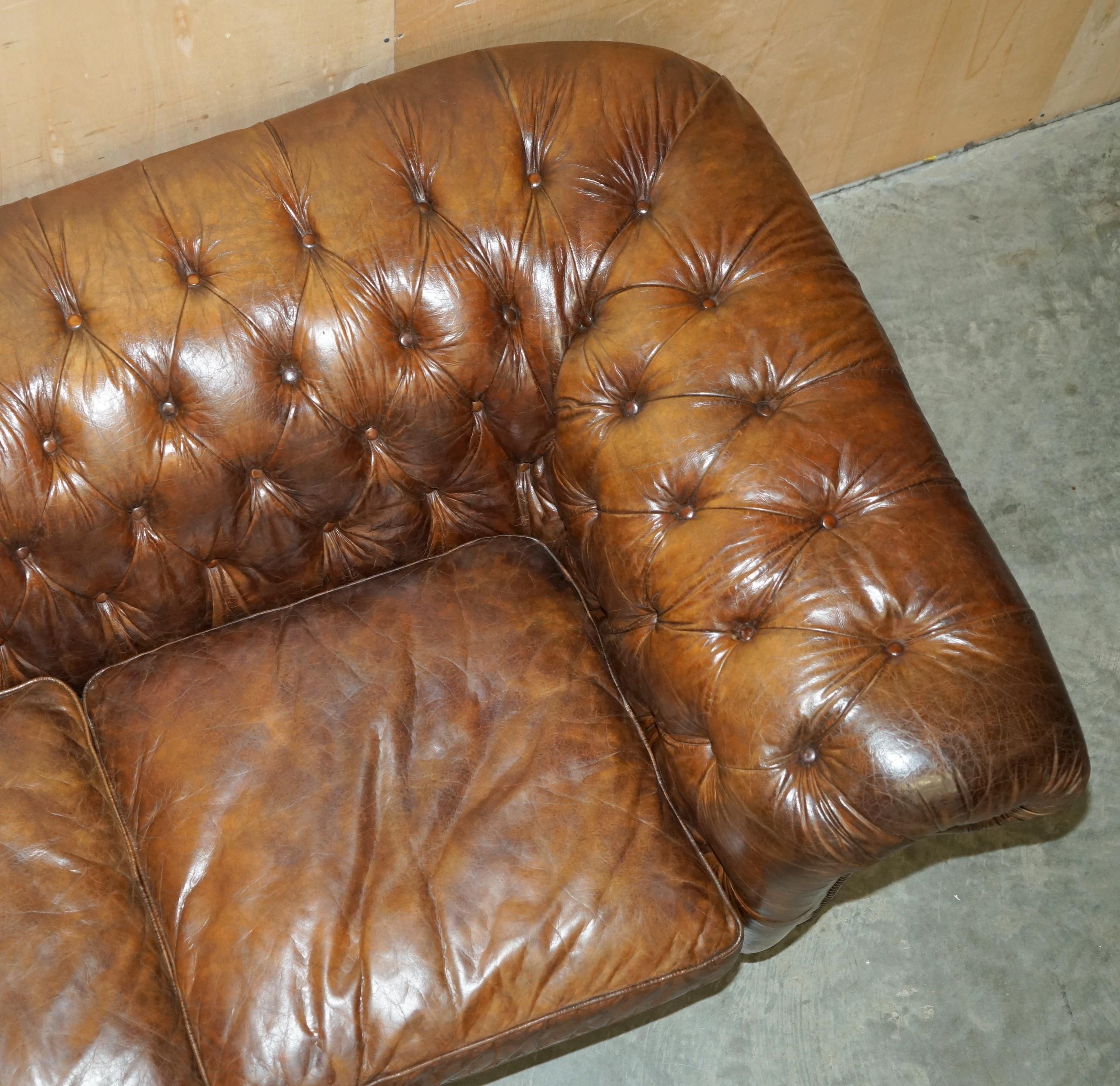 1 OF 2 TIMOTHY OULTON HERiTAGE BROWN VINTAGE LEATHER CHESTERFIELD HALO SOFAS For Sale 5