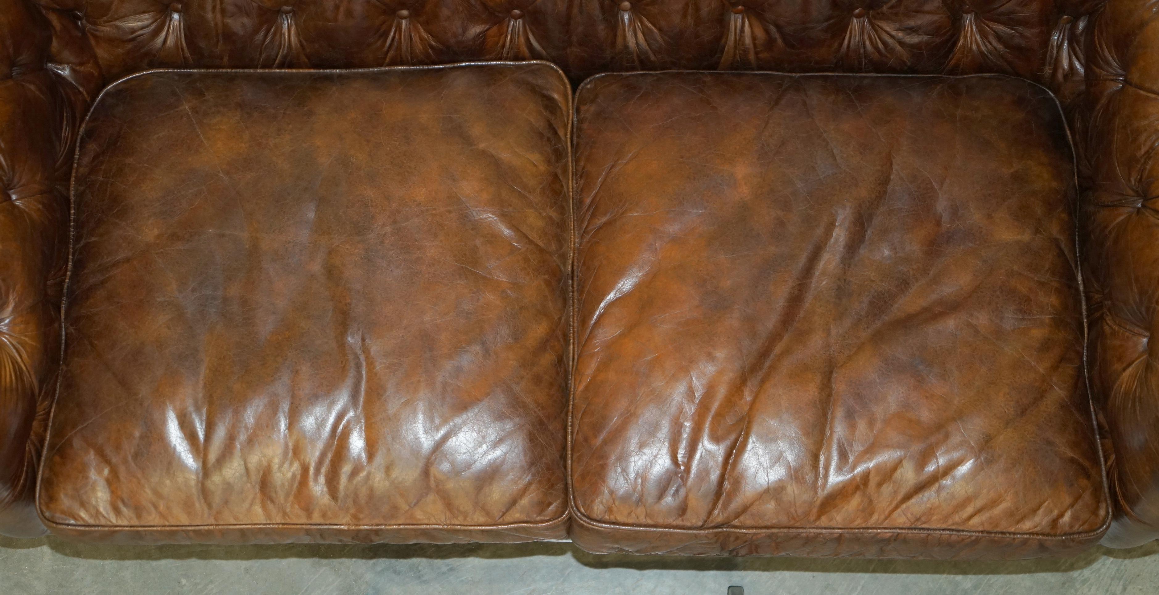 1 von 2 TIMOTHY OULTON HERiTAGE BROWN VINTAGE LEATHER CHESTERFIELD HALO SOFAS im Angebot 6