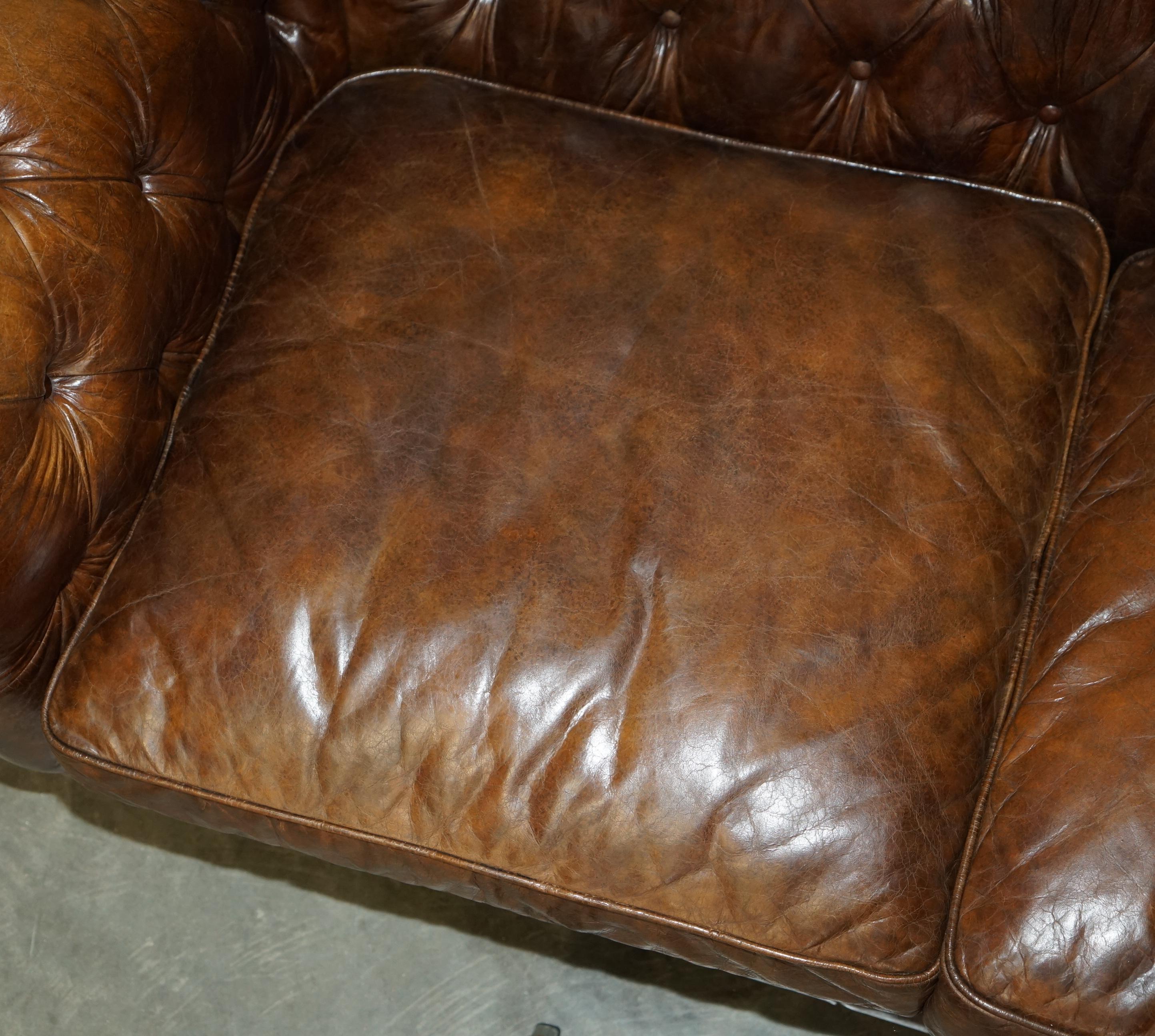 1 von 2 TIMOTHY OULTON HERiTAGE BROWN VINTAGE LEATHER CHESTERFIELD HALO SOFAS im Angebot 7