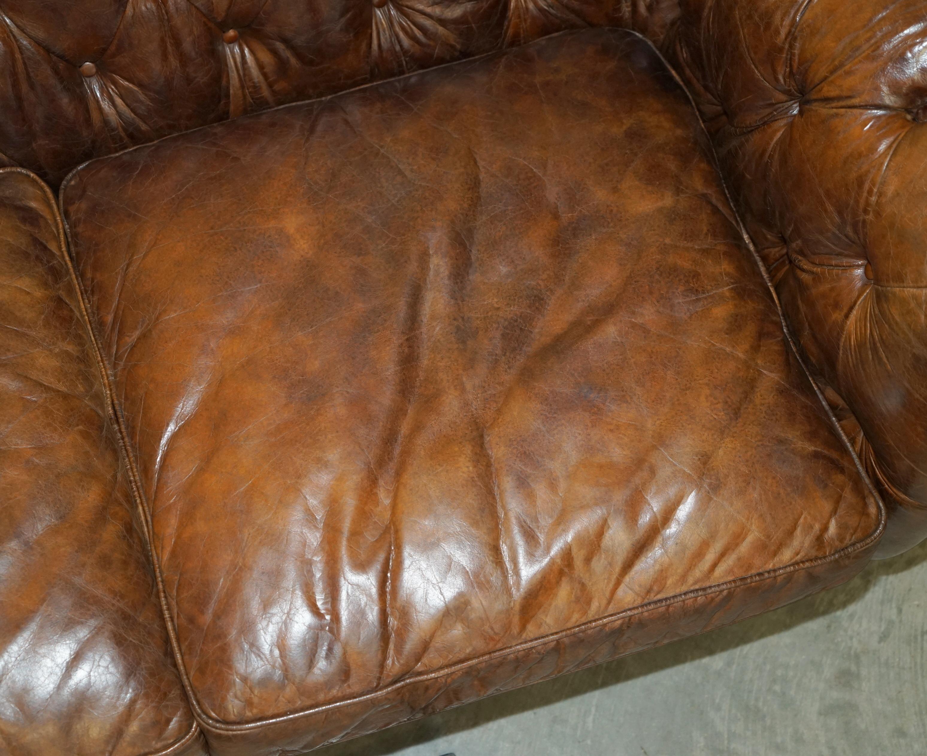 1 von 2 TIMOTHY OULTON HERiTAGE BROWN VINTAGE LEATHER CHESTERFIELD HALO SOFAS im Angebot 8