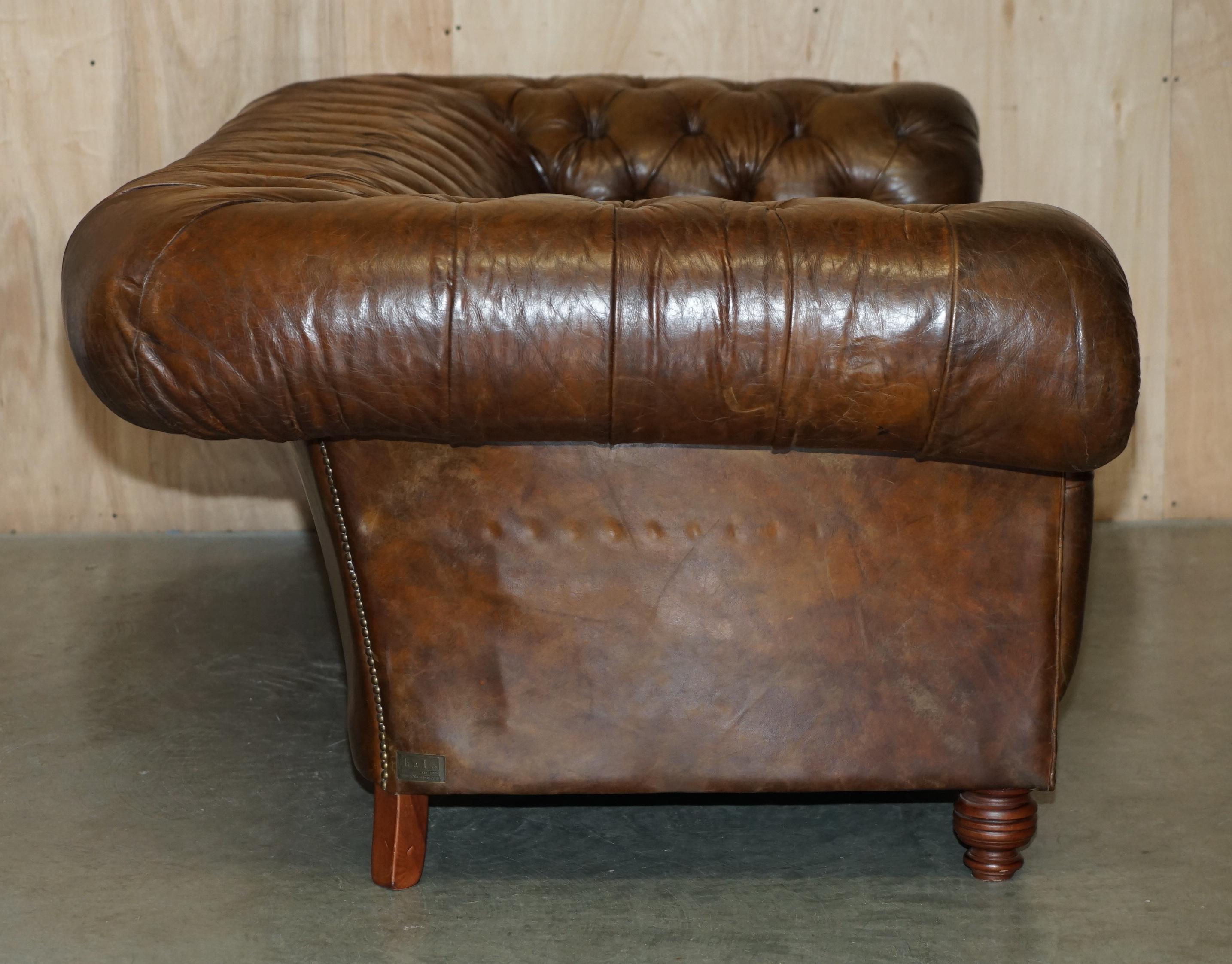 1 OF 2 TIMOTHY OULTON HERiTAGE BROWN VINTAGE LEATHER CHESTERFIELD HALO SOFAS For Sale 10