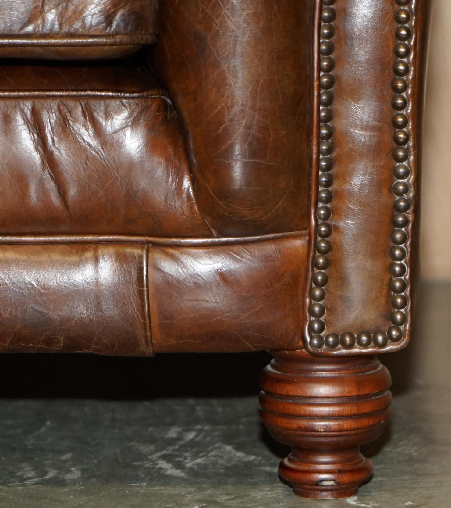 1 OF 2 TIMOTHY OULTON HERiTAGE BROWN VINTAGE LEATHER CHESTERFIELD HALO SOFAS For Sale 20