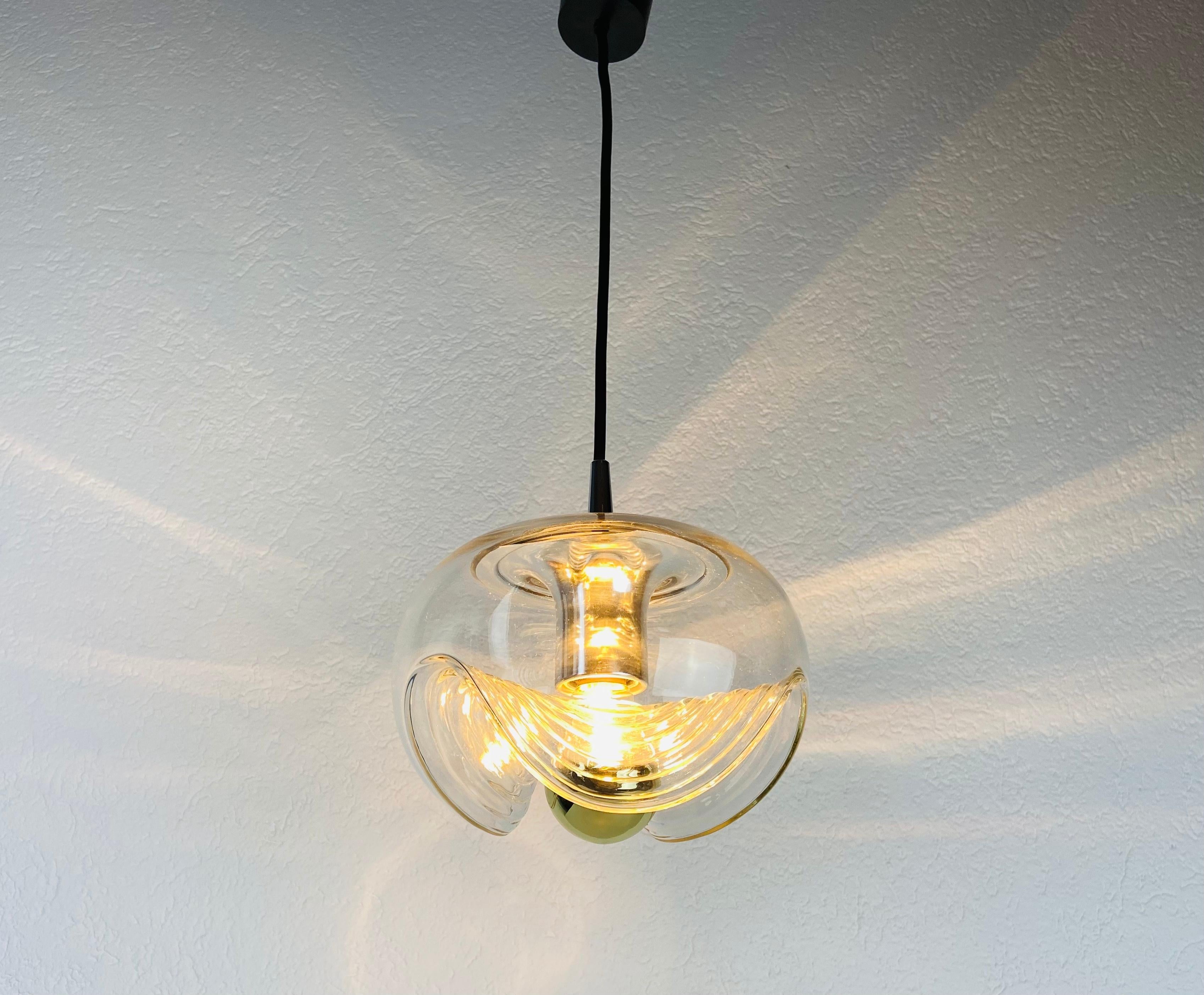 Lampe suspendue en verre transparent Koch & Lowy pour Peill and Putzler, 1960 en vente 6