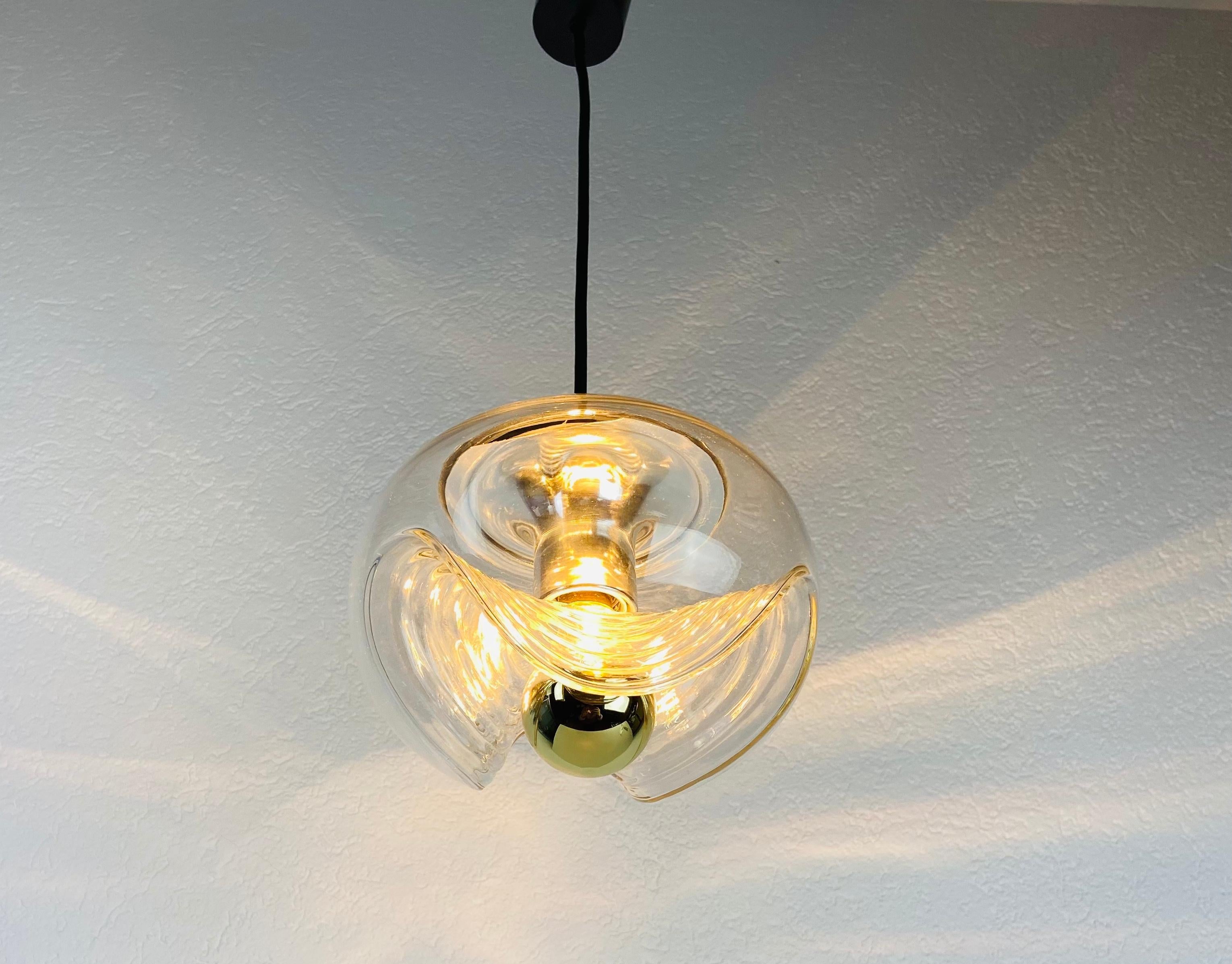 Lampe suspendue en verre transparent Koch & Lowy pour Peill and Putzler, 1960 en vente 7