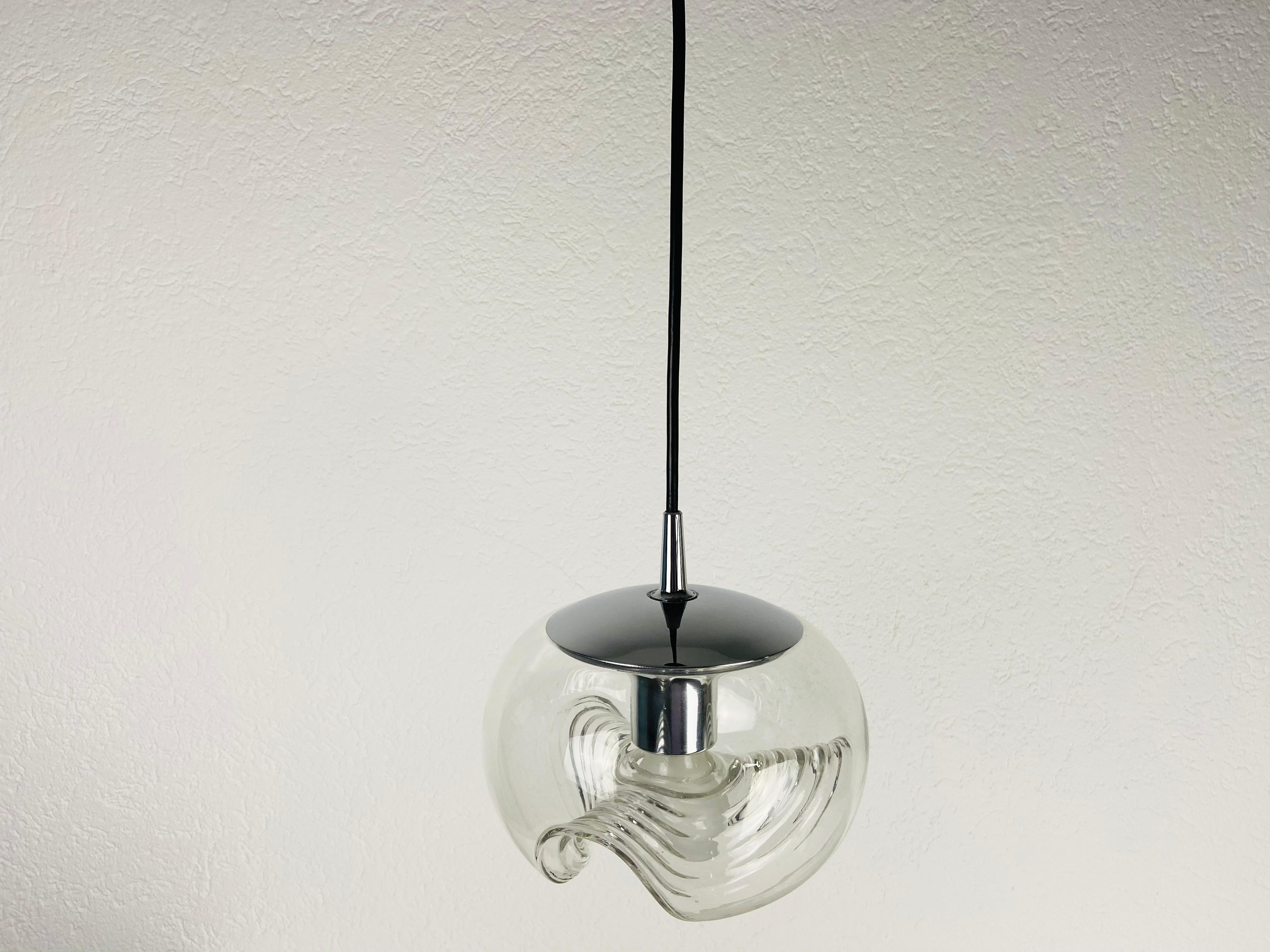 Mid-Century Modern Lampe suspendue en verre transparent Koch & Lowy pour Peill and Putzler, 1960 en vente