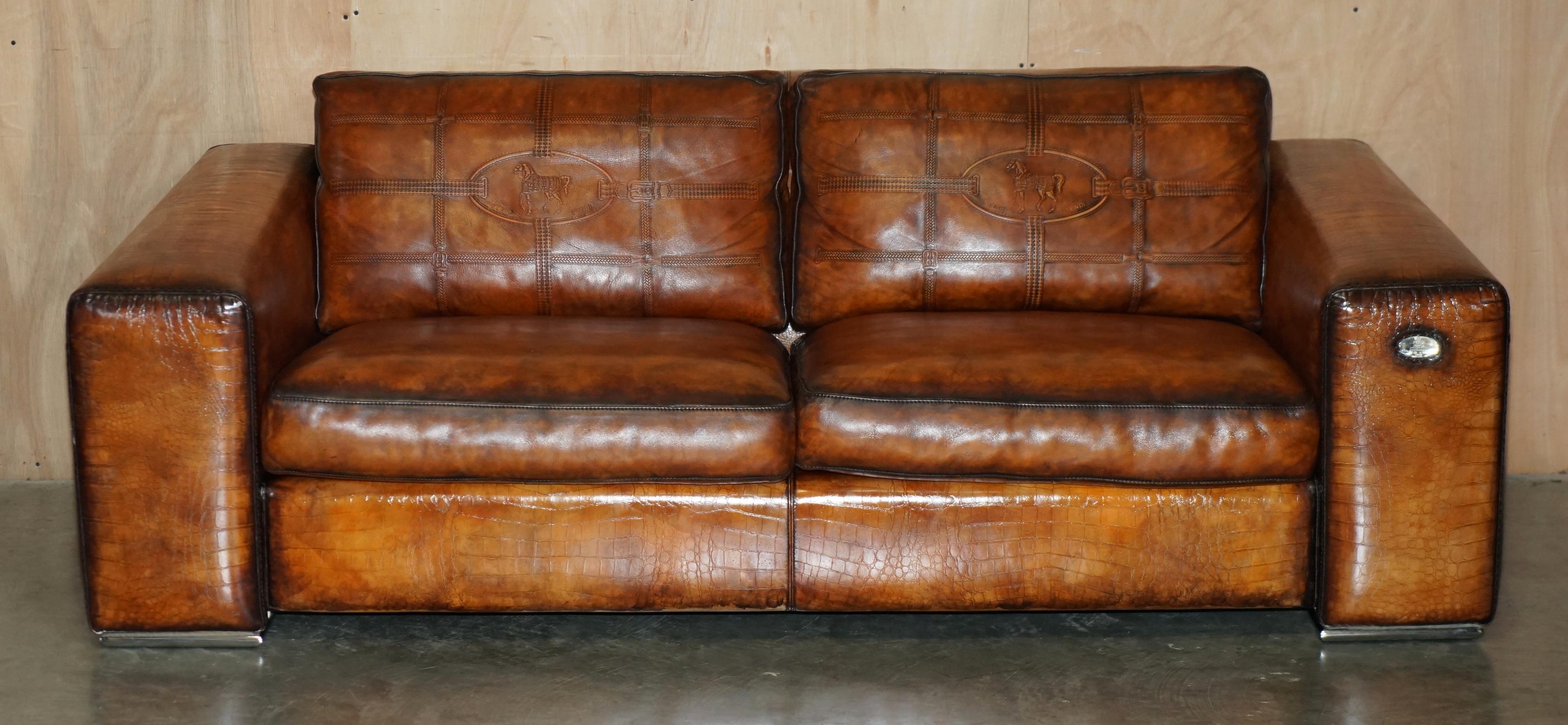 Art déco 1 DES 2 SOFA UNIQUES ÉMBOSÉES FENDI CROCODiLE ALLIGATOR LEATHER PATINA HAND DYED en vente