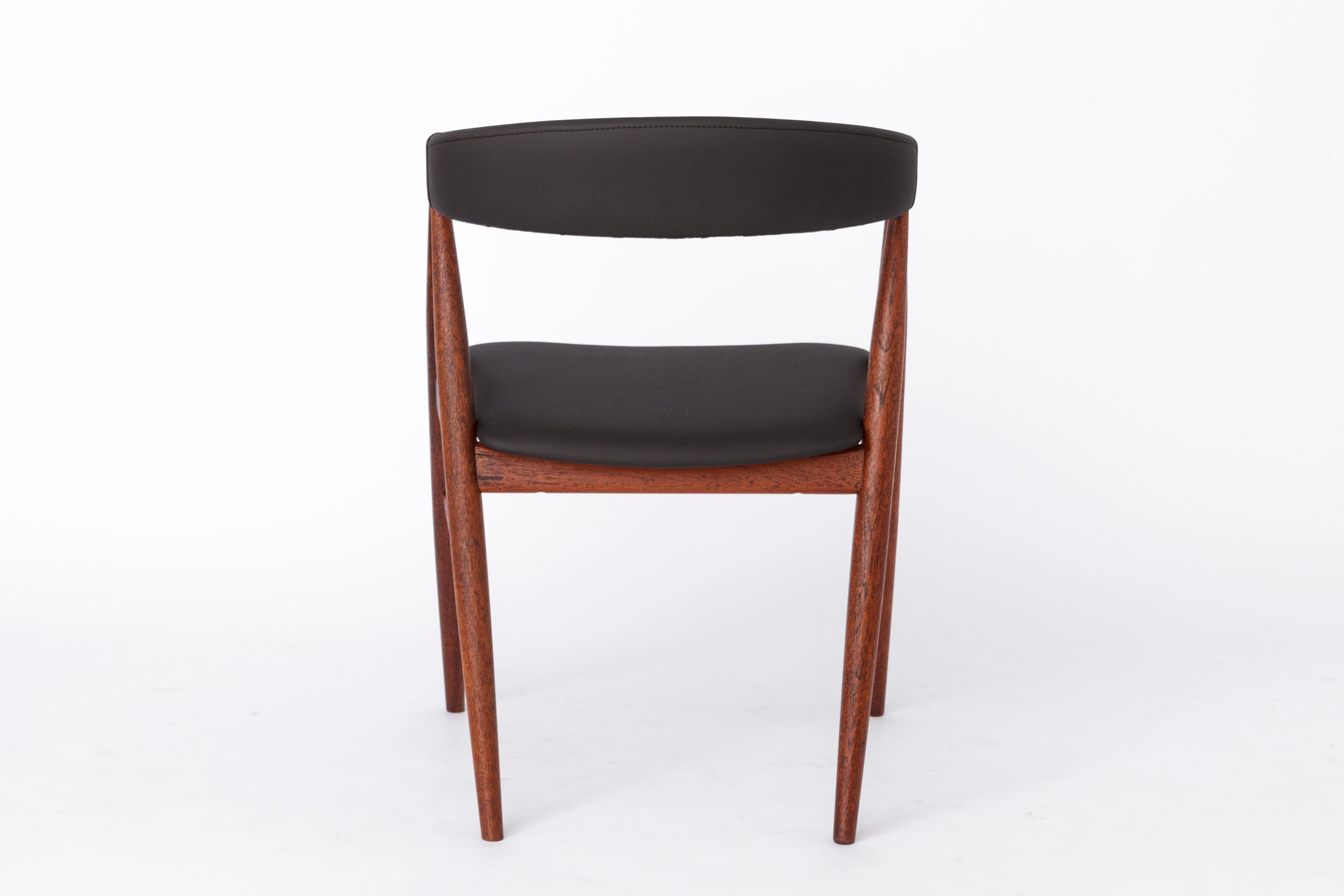 Mid-20th Century 1 of 2 Vintage Chairs 1960s by Ejnar Larsen & Aksel Bender, Denmark