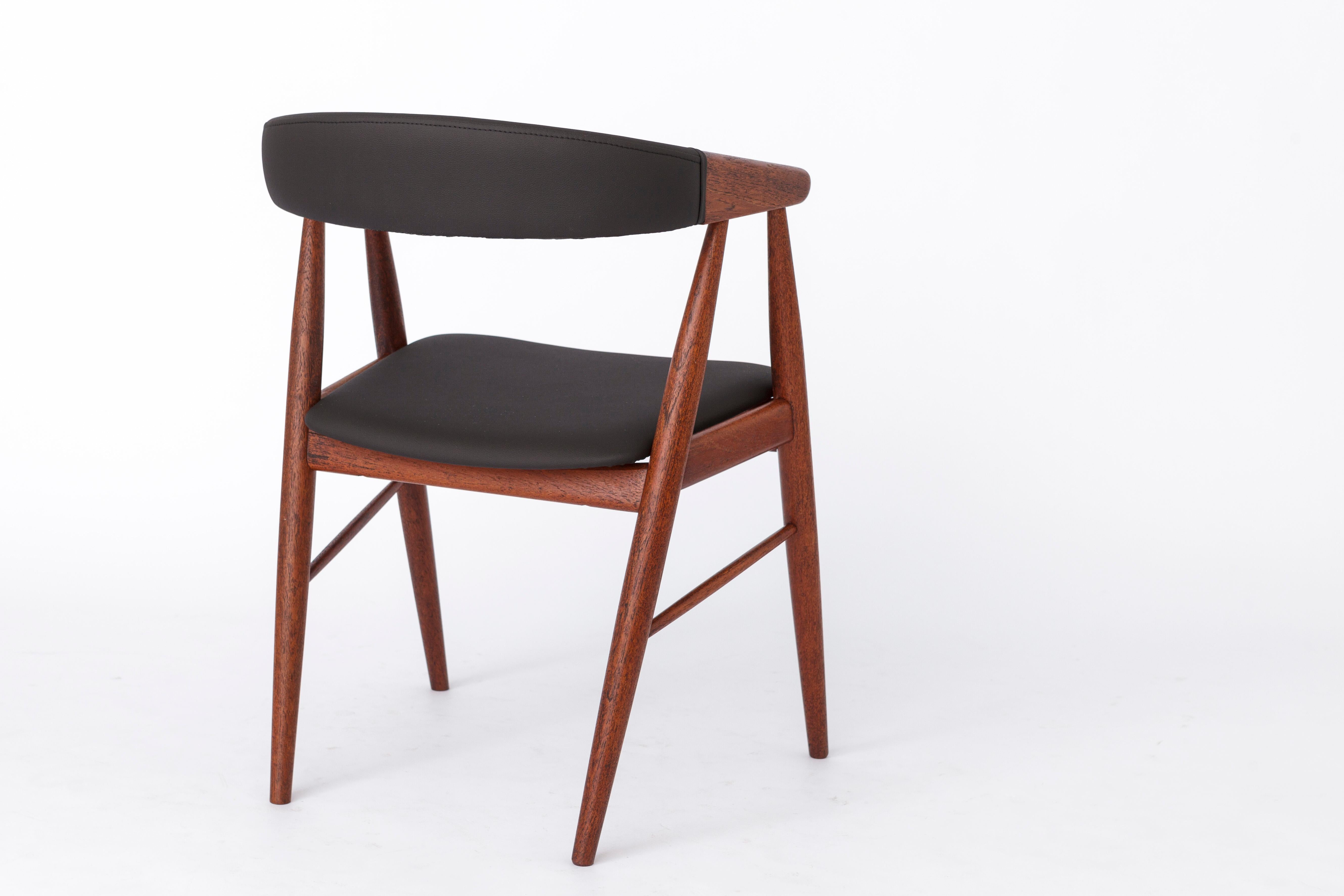 Teak 1 of 2 Vintage Chairs 1960s by Ejnar Larsen & Aksel Bender, Denmark