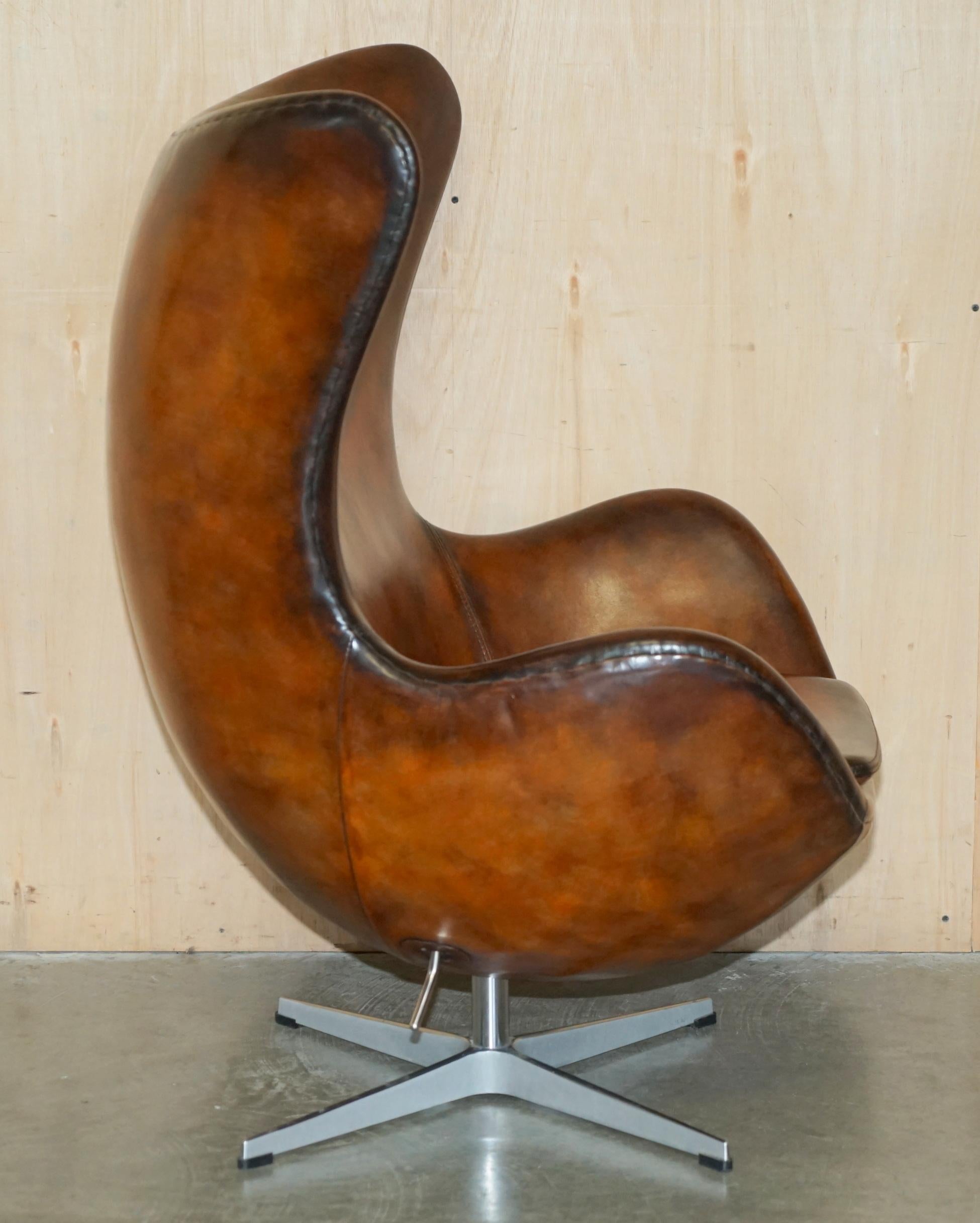 1 of 2 Vintage Fully Restored Fritz Hansen Style Egg Chair Whisky Brown Leather For Sale 7