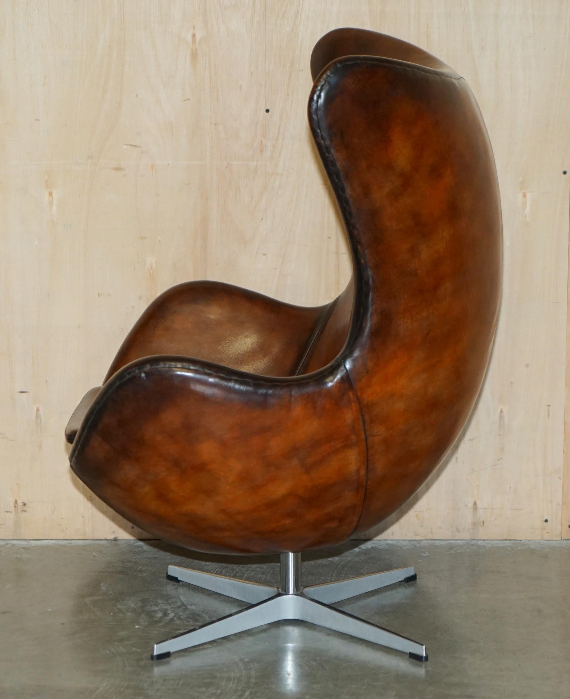 1 of 2 Vintage Fully Restored Fritz Hansen Style Egg Chair Whisky Brown Leather For Sale 10