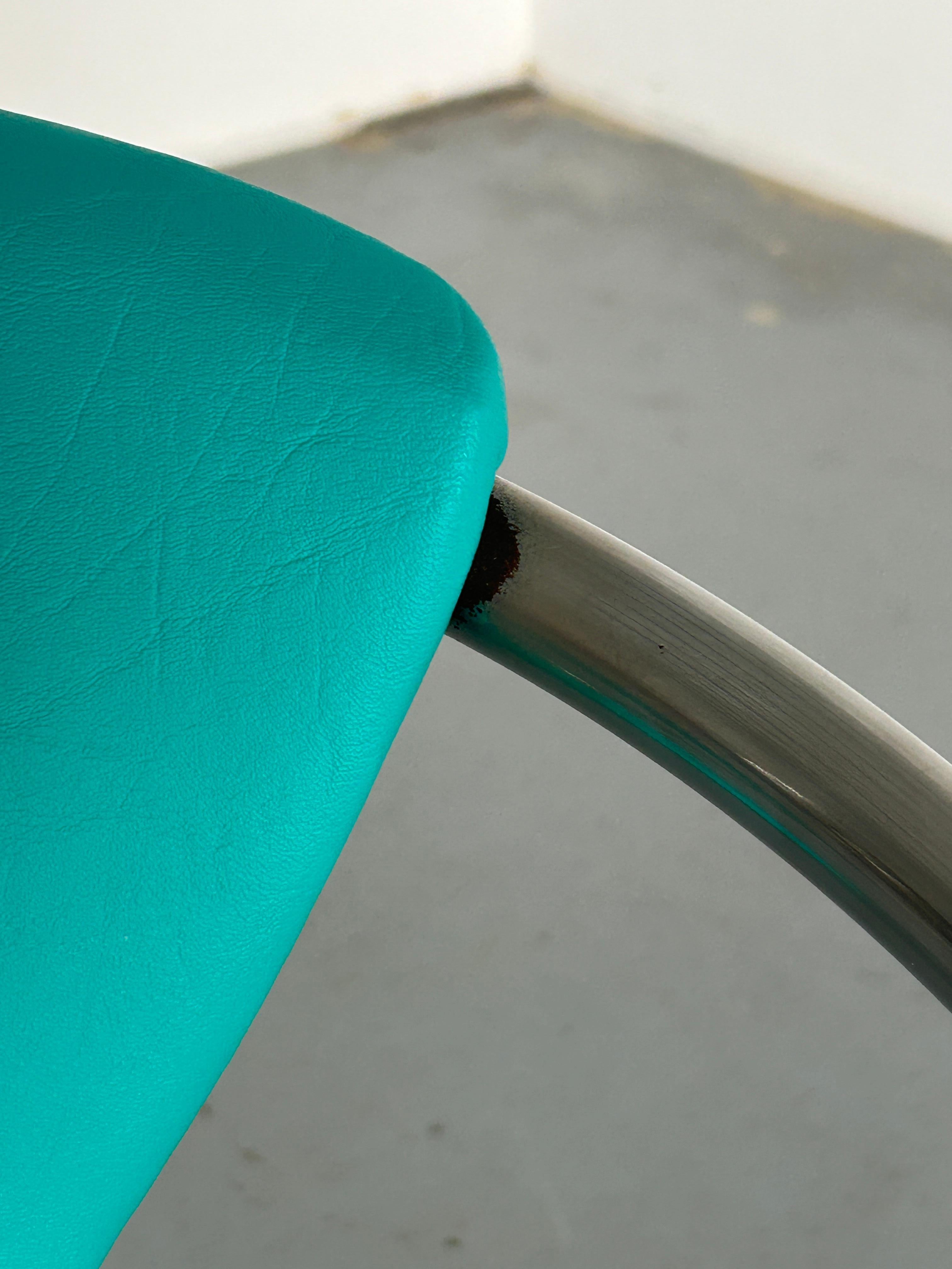 1 de 2 chaises de salle à manger vintage en acier et faux cuir vert menthe par Effezeta, années 90 en vente 7