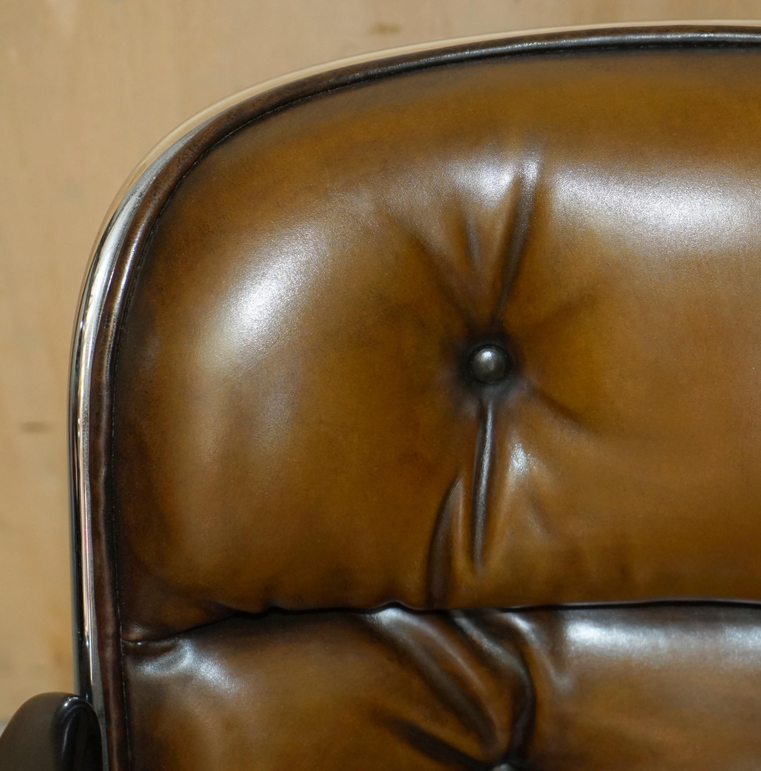 1 von 2 VINTAGE UNIQUE CHARLES POLLOCK KNOLL RESTORED BROWN LEATHER OFFICE CHAiRS (20. Jahrhundert) im Angebot