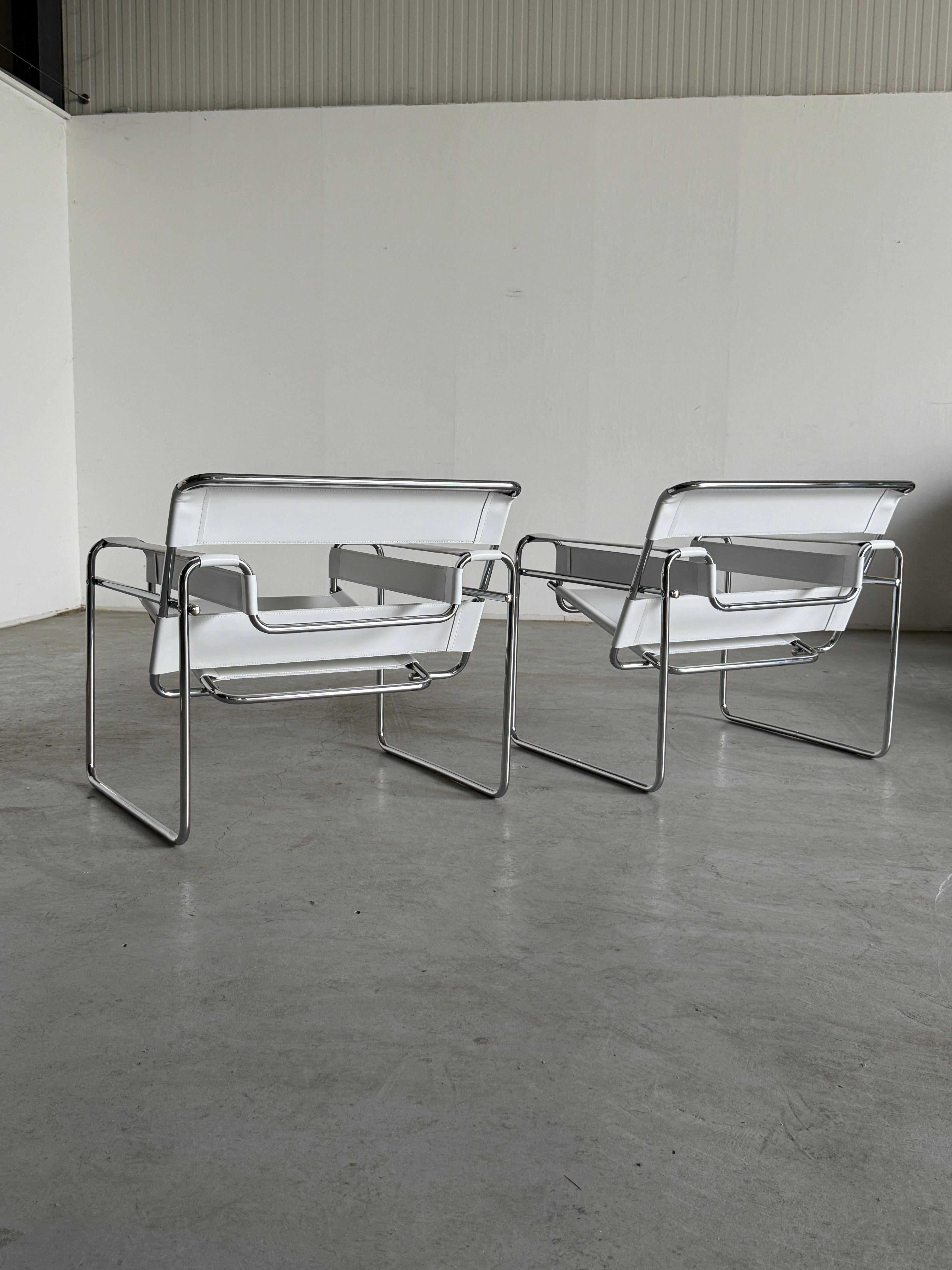 1 di 2 Poltrone 'Wassily' bianche vintage di Marcel Breuer, Sedia B3, Replica anni '70 in vendita 7