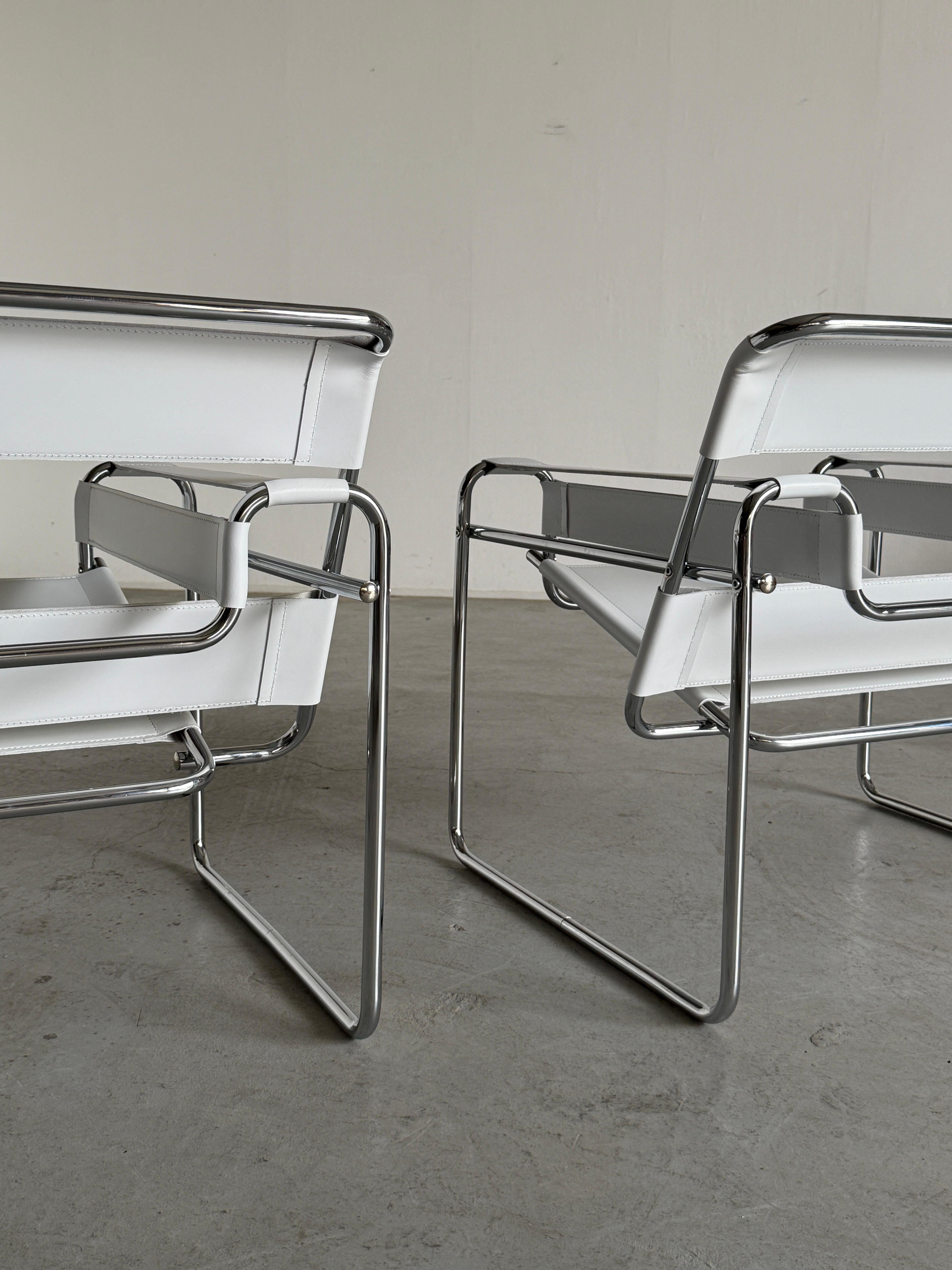 1 di 2 Poltrone 'Wassily' bianche vintage di Marcel Breuer, Sedia B3, Replica anni '70 in vendita 8