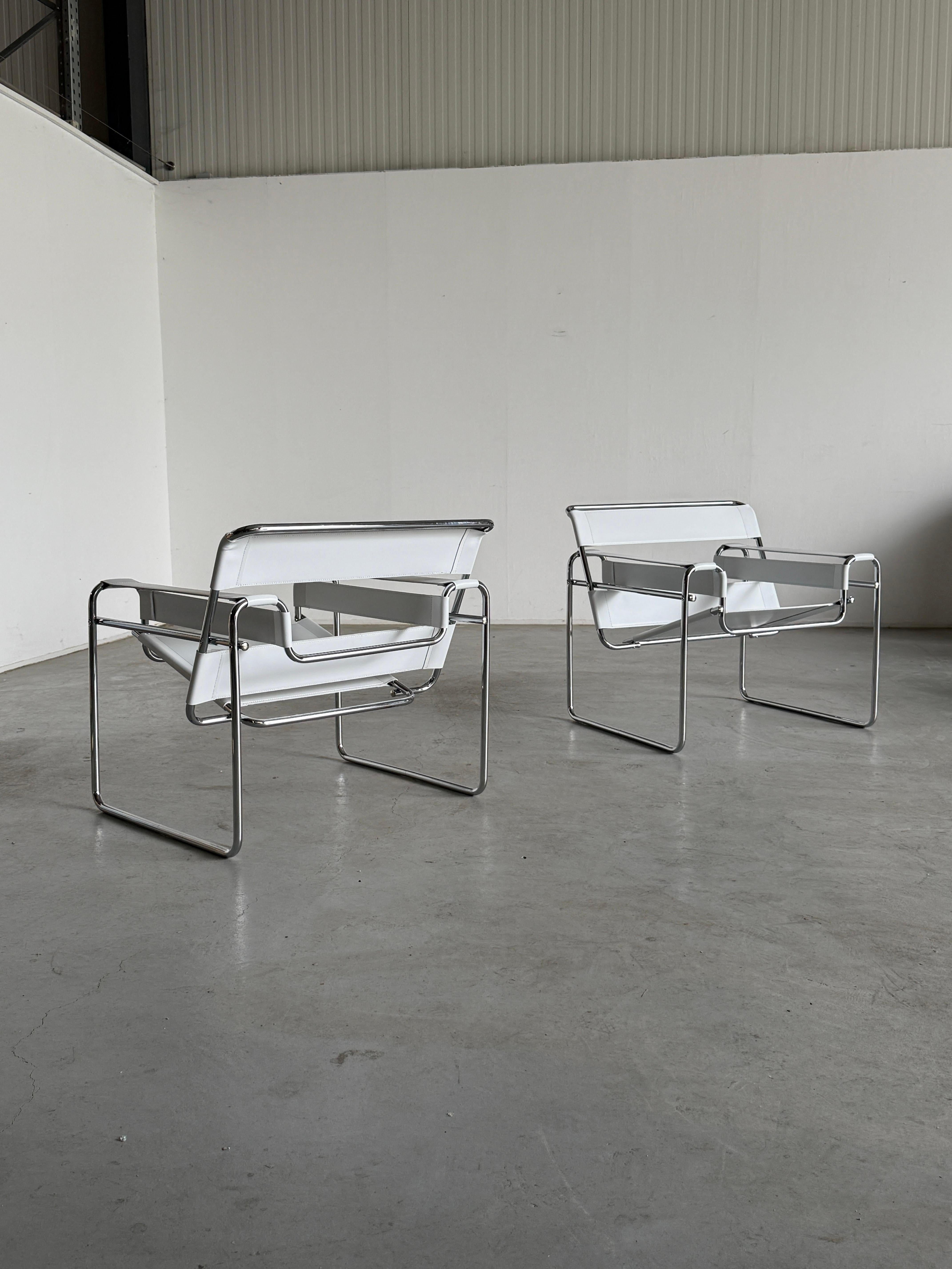 1 di 2 Poltrone 'Wassily' bianche vintage di Marcel Breuer, Sedia B3, Replica anni '70 In condizioni buone in vendita a Zagreb, HR