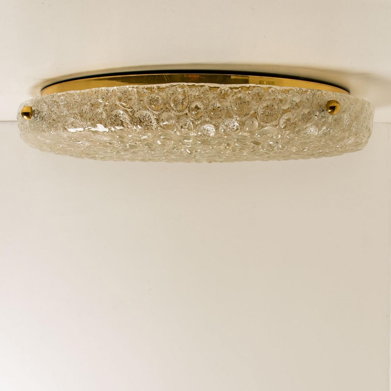 Fait main 1 de 2 affleurants ou appliques en verre de Murano soufflé à bulles XL, 1960 en vente