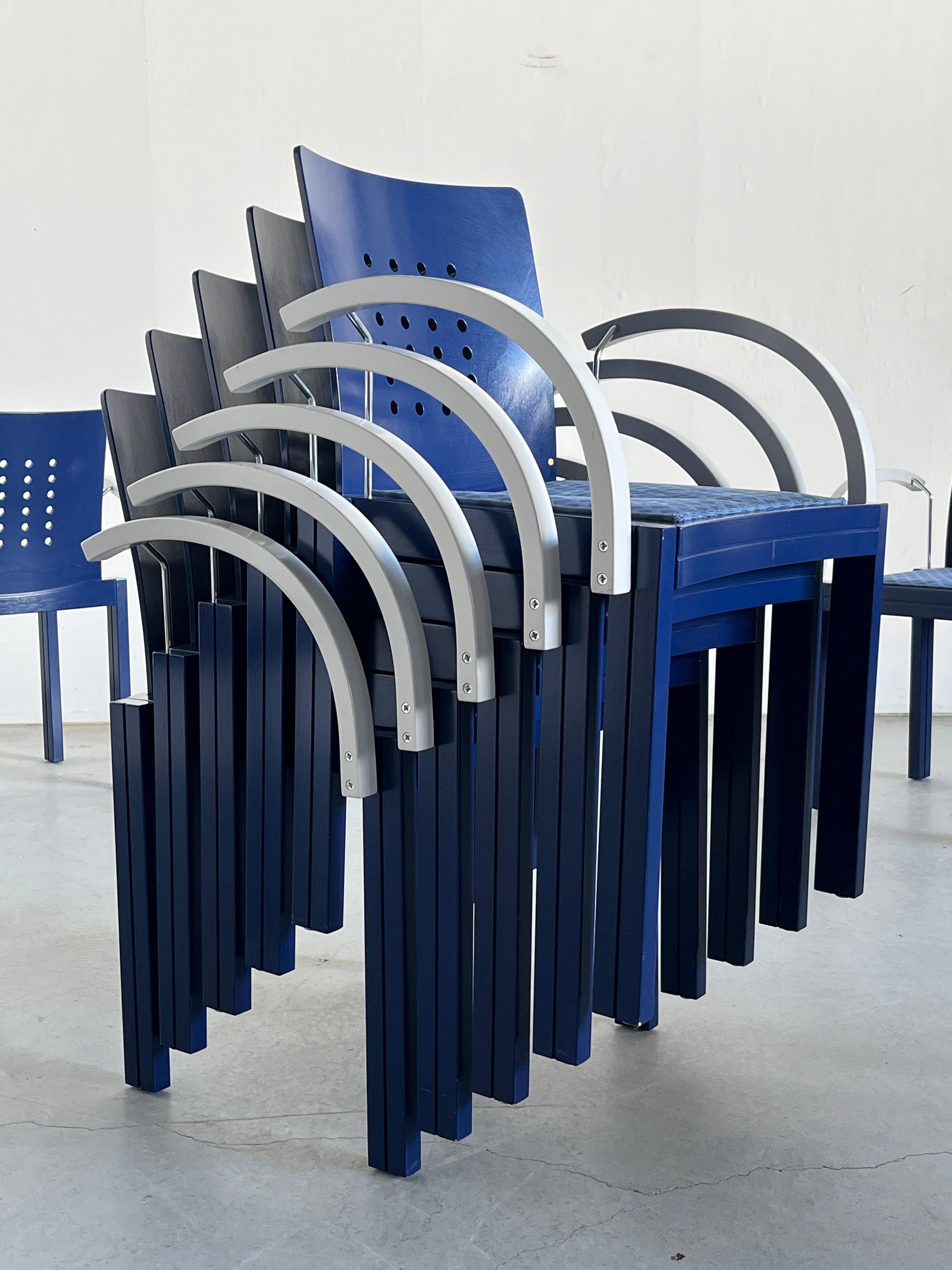 1 von 20 Postmoderne Memphis Ära Thonet Vienna Stackable Signed Dining Chairs, 90er Jahre im Angebot 1