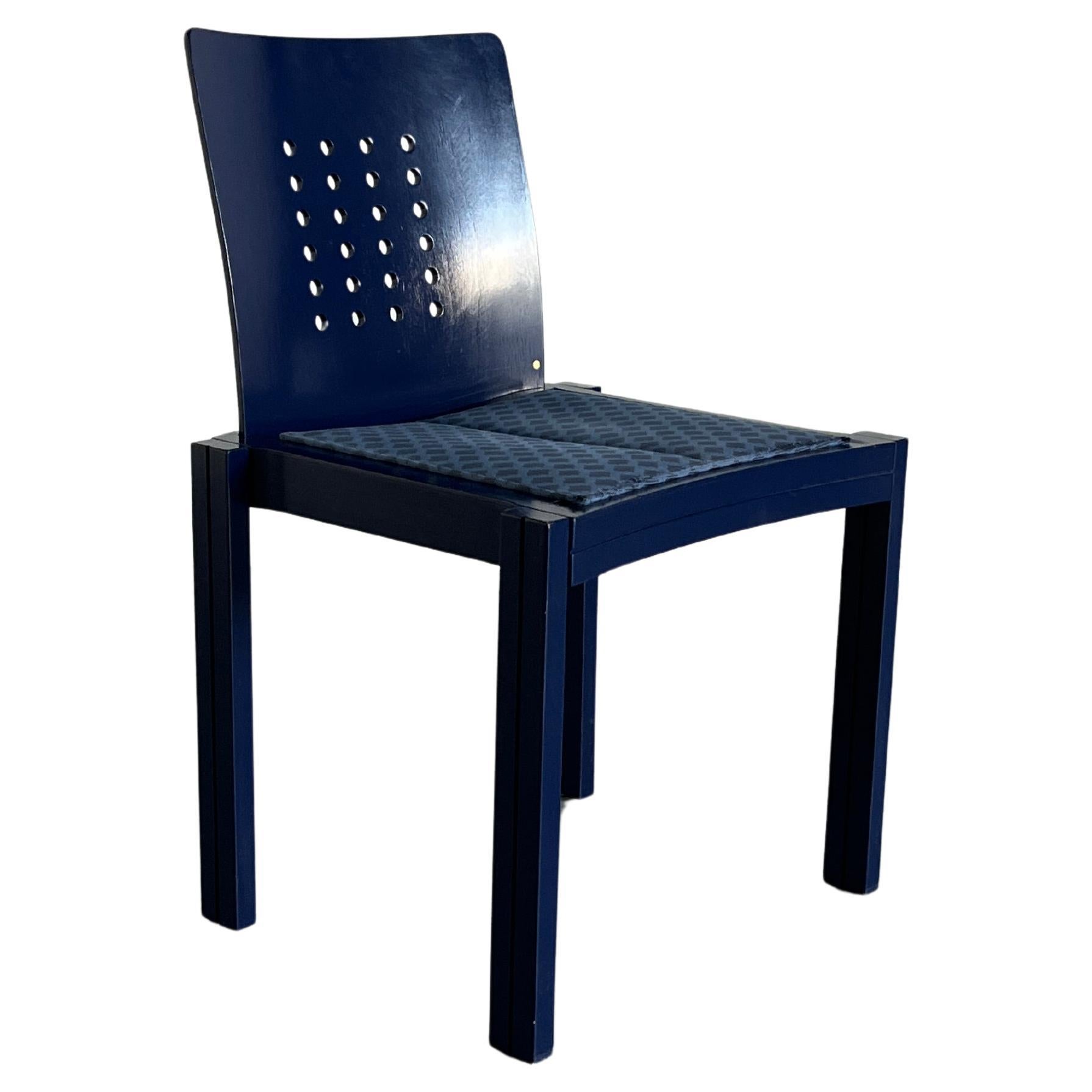 1 von 20 Postmoderne Memphis Ära Thonet Vienna Stackable Signed Dining Chairs, 90er Jahre im Angebot
