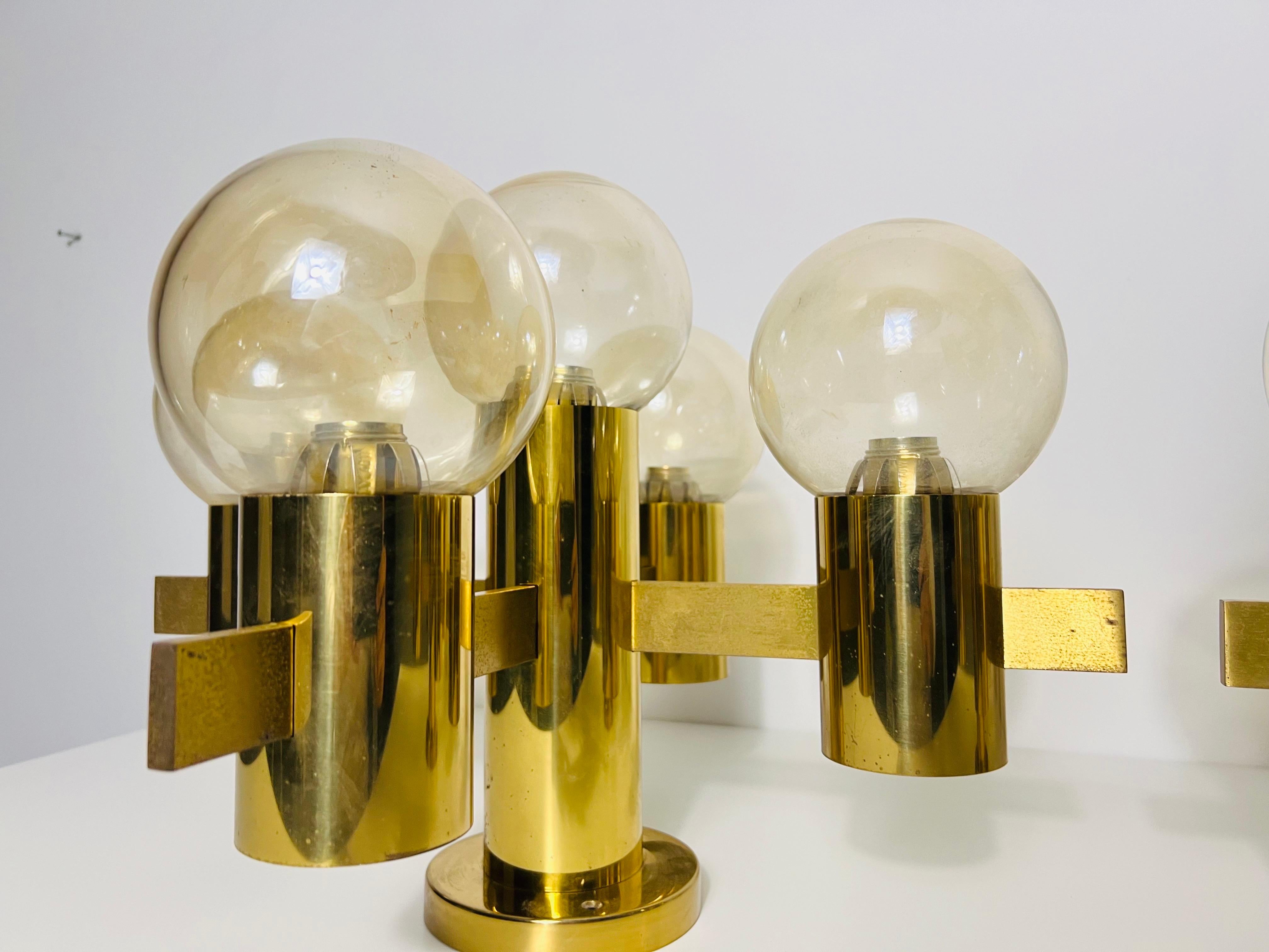 1 of 2 Lampadario in ottone e vetro di Hans-Agne Jakobsson, Svezia, anni '60 in vendita 6
