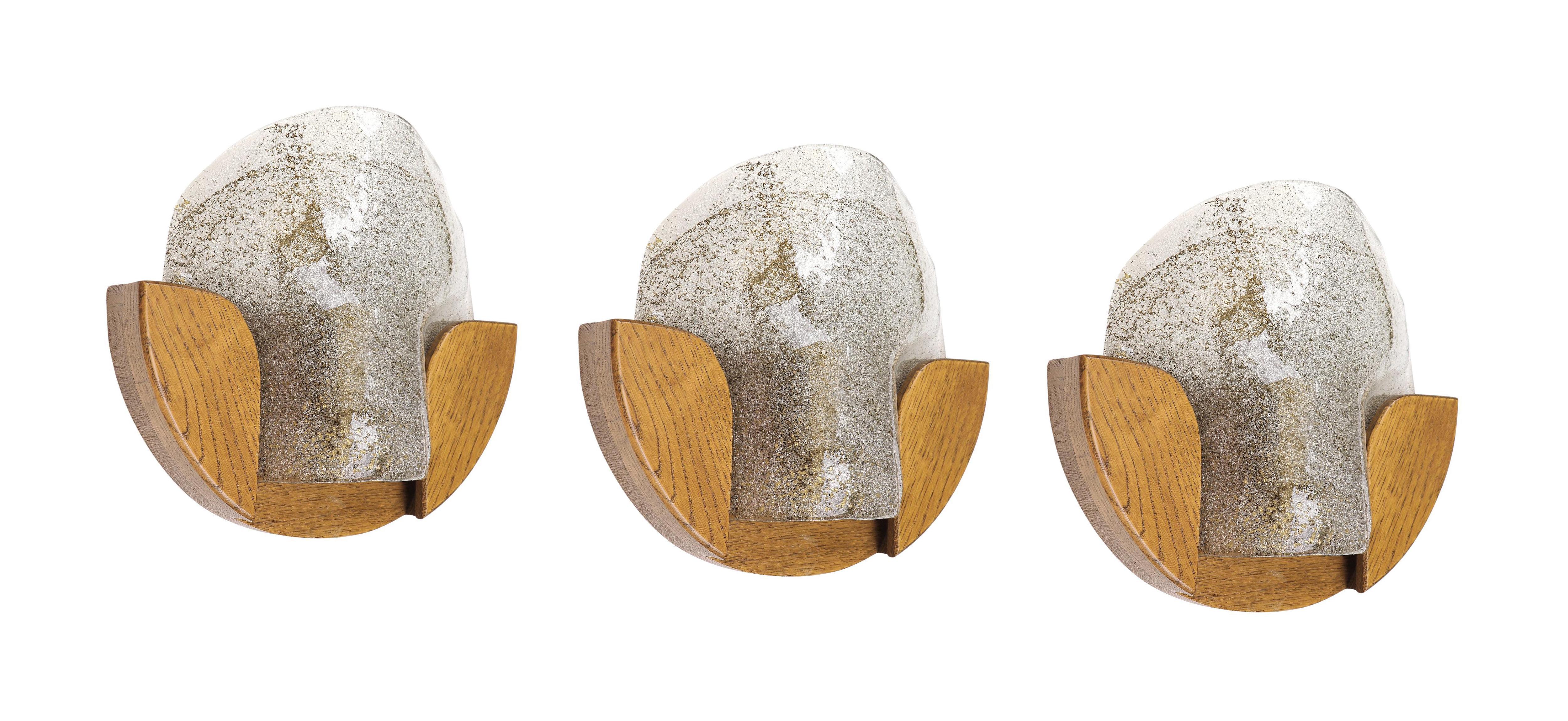 Mid-Century Modern 1 'of 3' 1960 Allemagne Applique murale moderniste Aventurine Murano Glass & Wood en vente