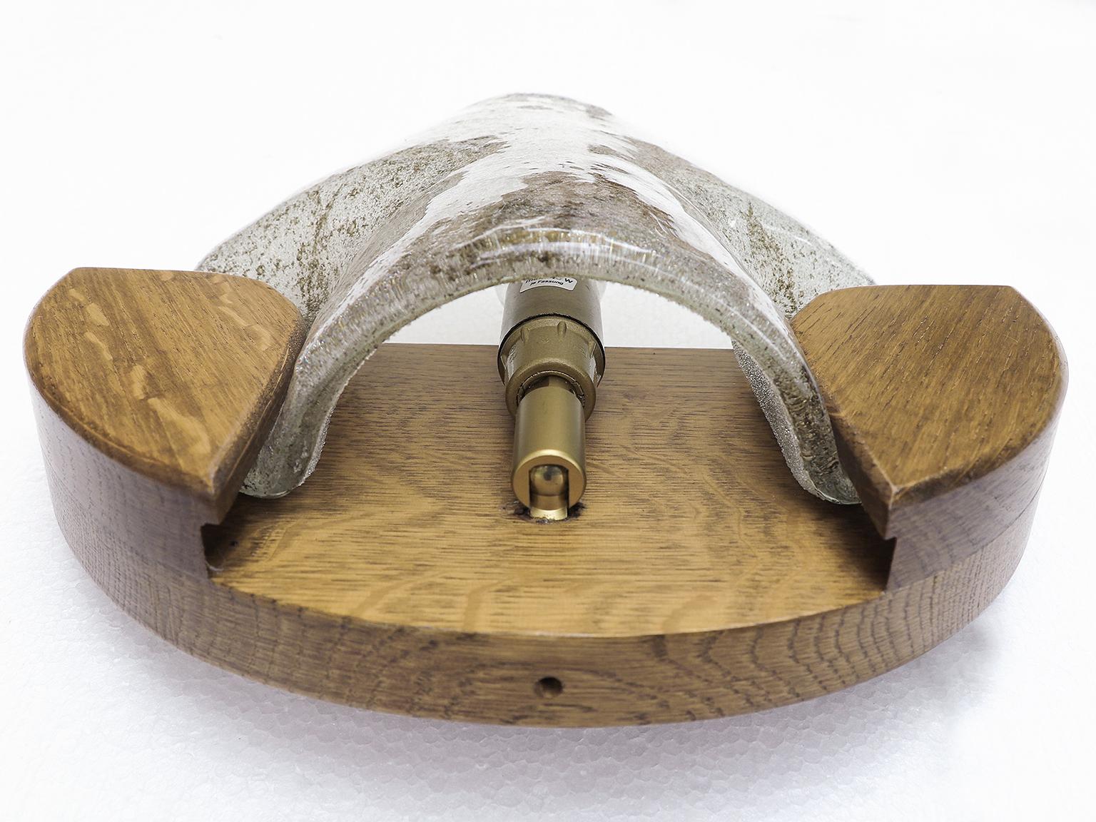 Allemand 1 'of 3' 1960 Allemagne Applique murale moderniste Aventurine Murano Glass & Wood en vente