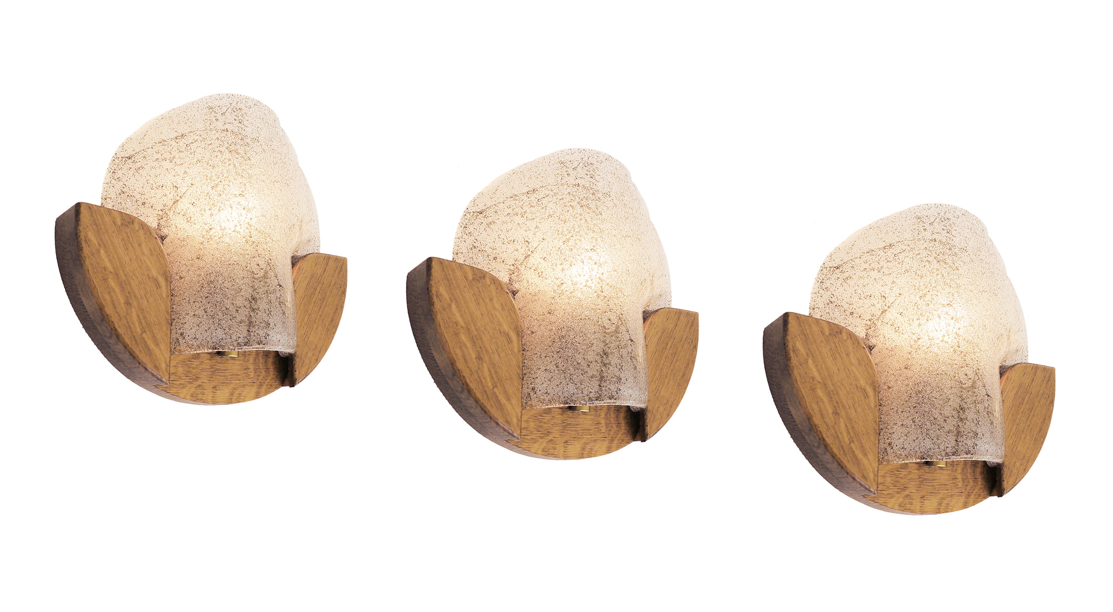 Fait main 1 'of 3' 1960 Allemagne Applique murale moderniste Aventurine Murano Glass & Wood en vente