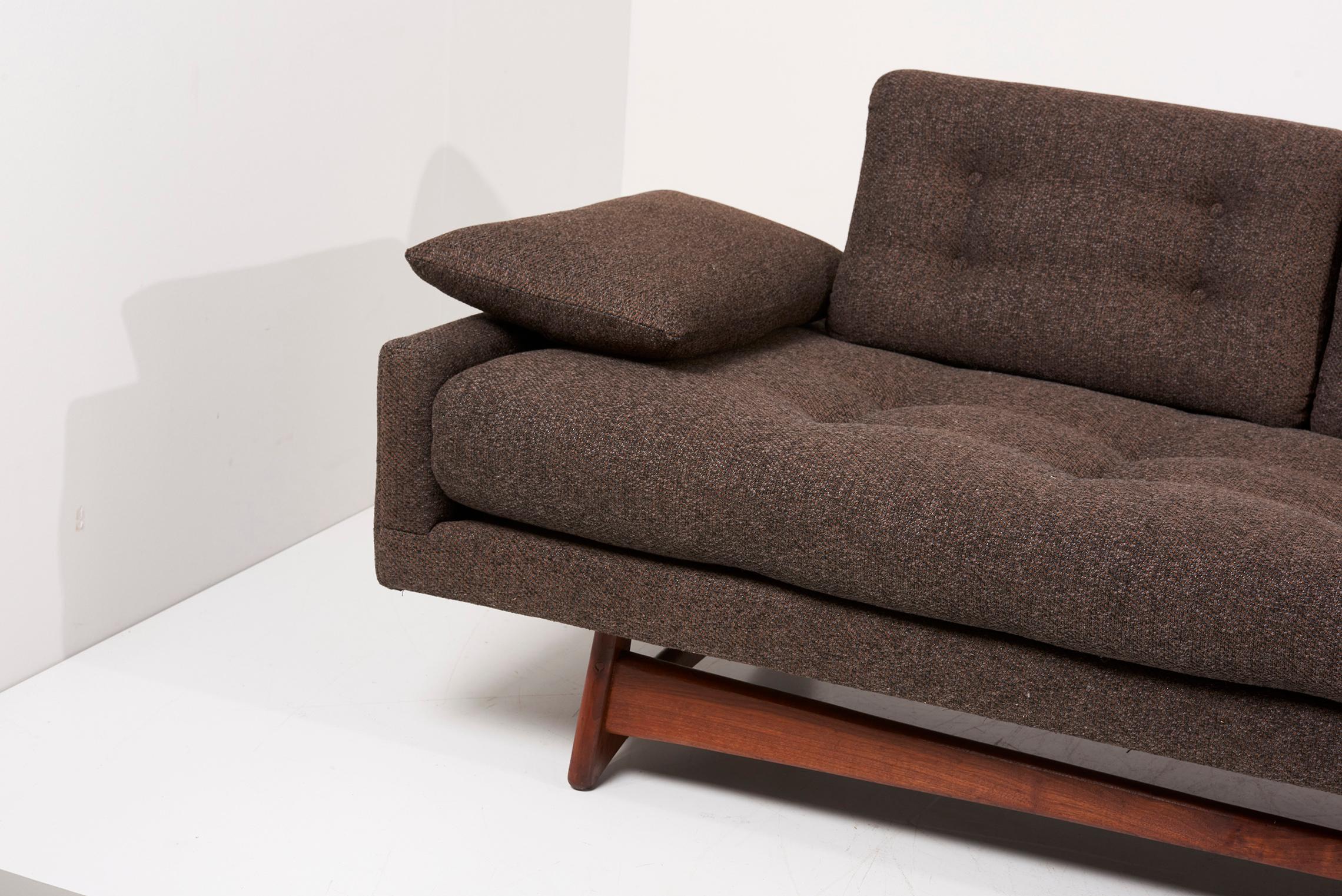 Upholstery Adrian Pearsall 'Gondola Sofa' in Brown Fabric for Craft Associates, USA, 1950s For Sale