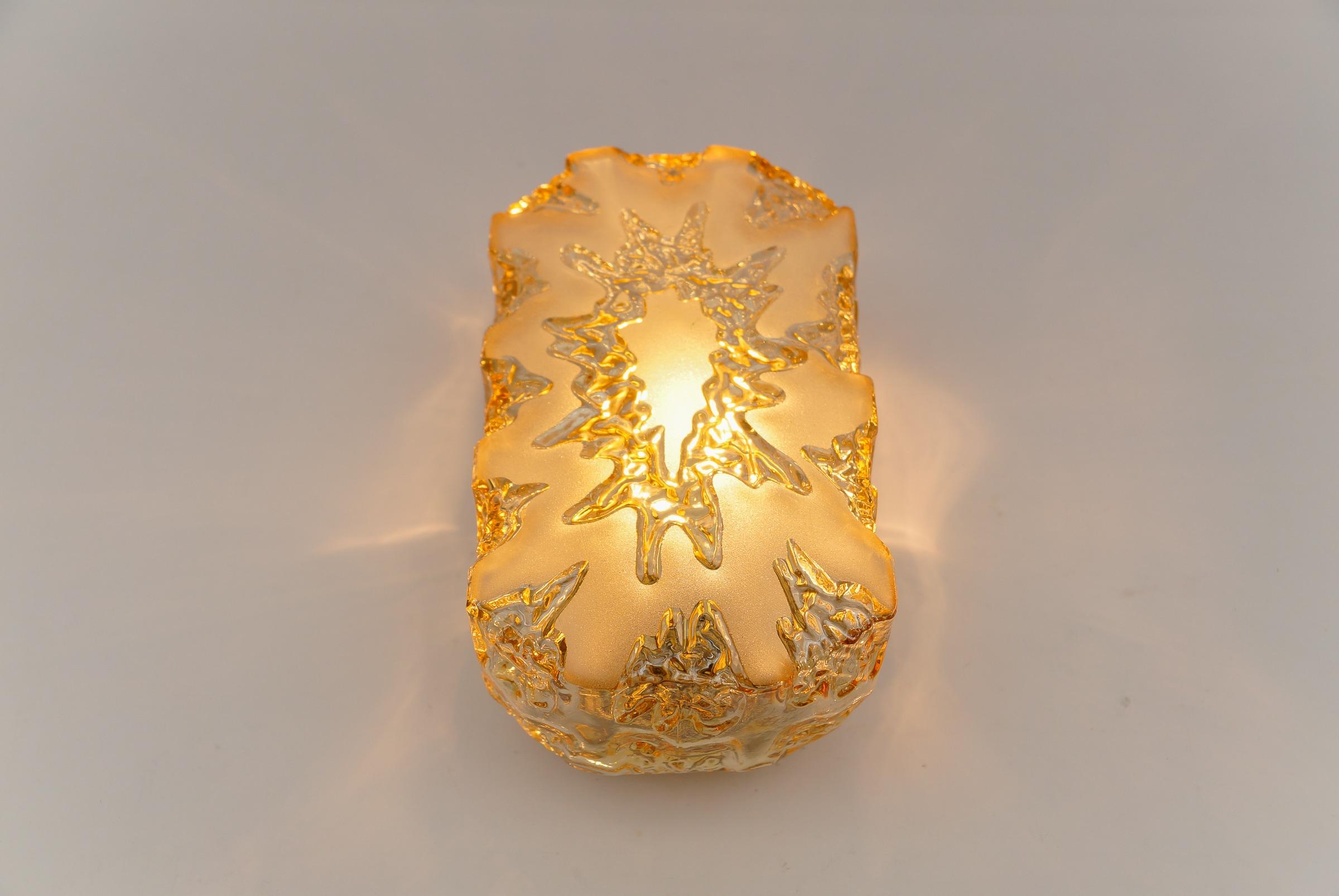 1. von 3 Bernsteinglas-Wandleuchtern oder Wandleuchtern von Limburg, 1960er Jahre, Deutschland (Mitte des 20. Jahrhunderts) im Angebot