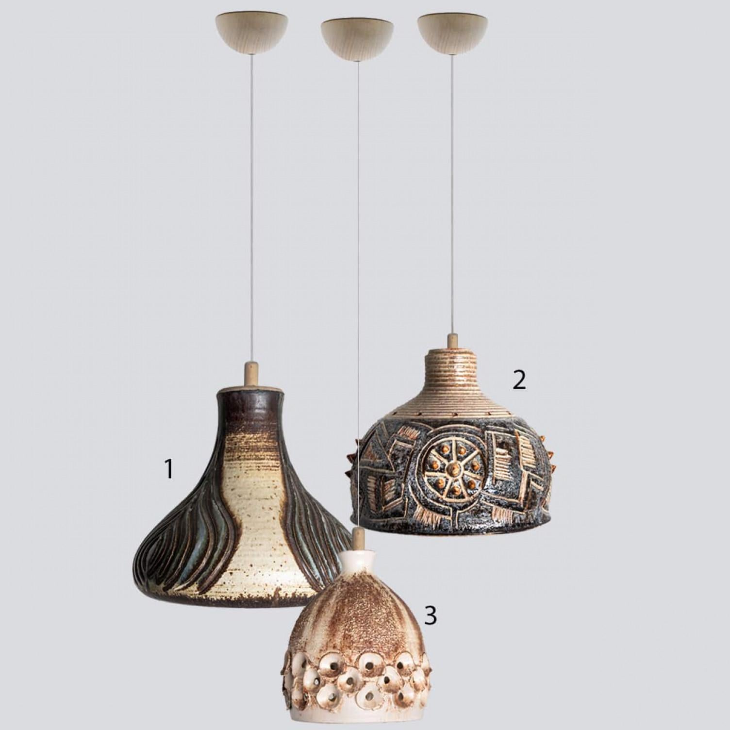 1 di 3 Luci a sospensione in ceramica marrone avorio antracite blu mare, Danimarca, 1970 in vendita 4