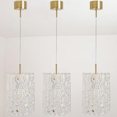 1 des 3 pendentifs en laiton et verre de cristal de Carl Fagerlund pour Orrefors, Suède