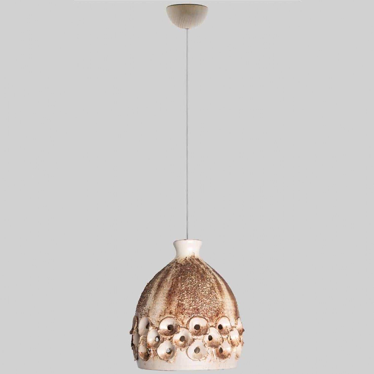 Danois 1 de 3 Pendentifs en céramique brun-beige, Danemark, années 1960 en vente