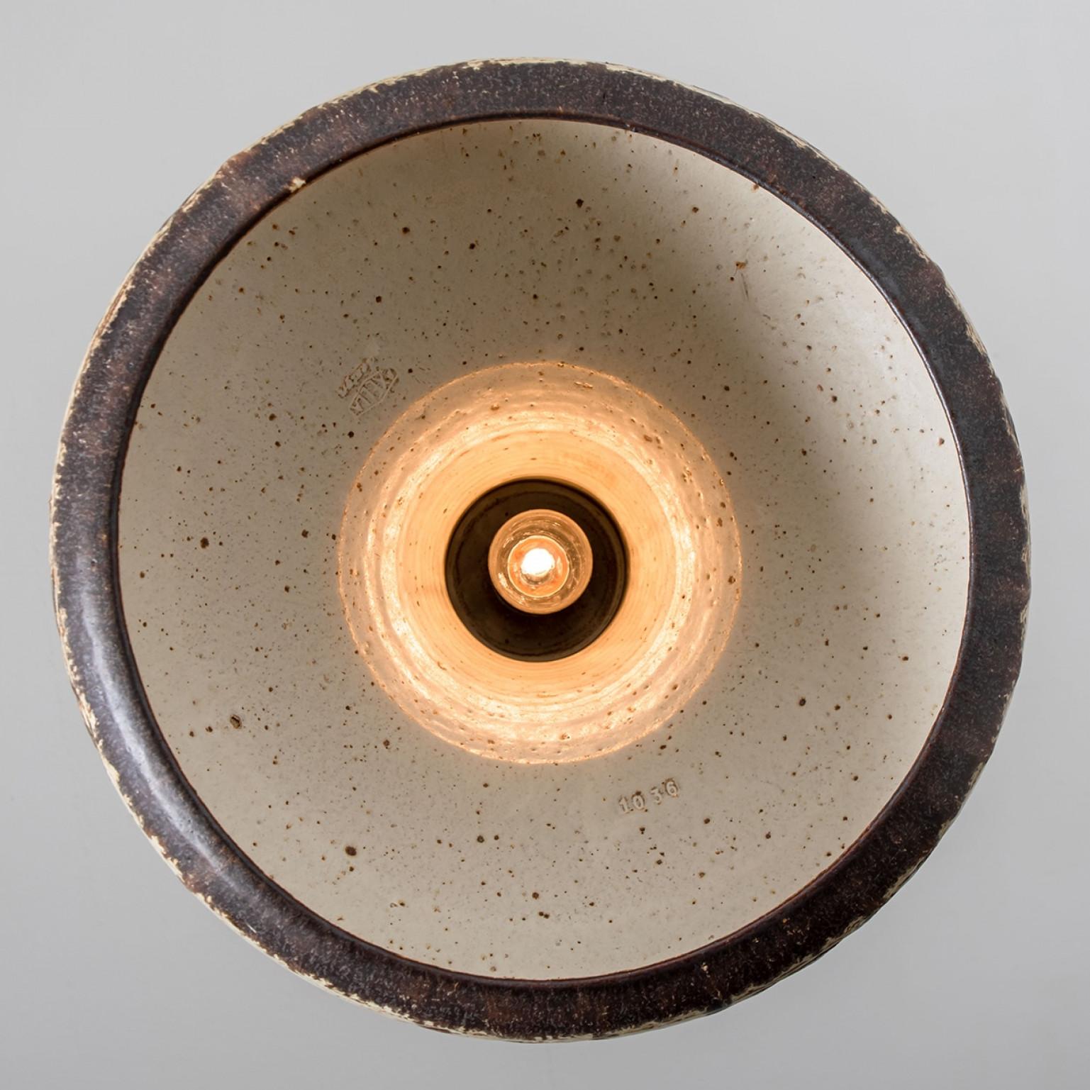 Autre 1 de 3 Pendentifs en céramique brun-beige, Danemark, années 1960 en vente