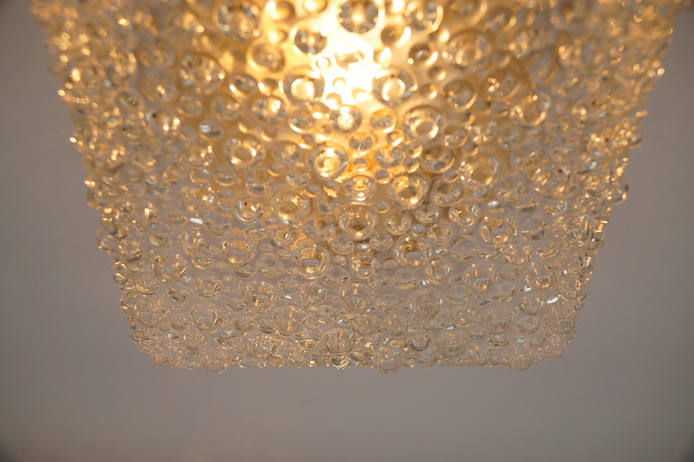 Jolie lampe murale ou applique encastrée en verre bullé transparent, Allemagne, années 1960 en vente 3