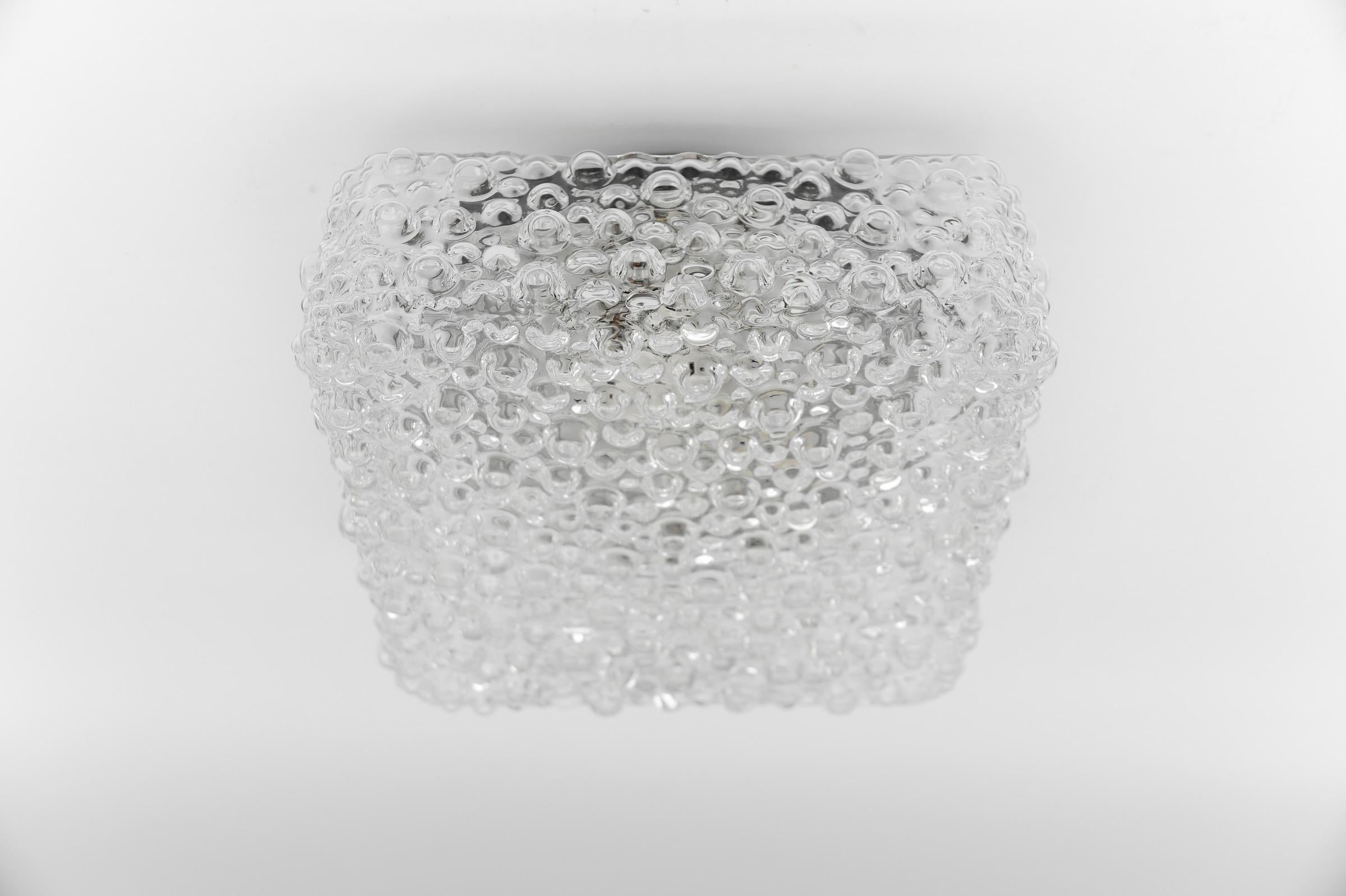 Jolie lampe murale ou applique encastrée en verre bullé transparent, Allemagne, années 1960 en vente 2