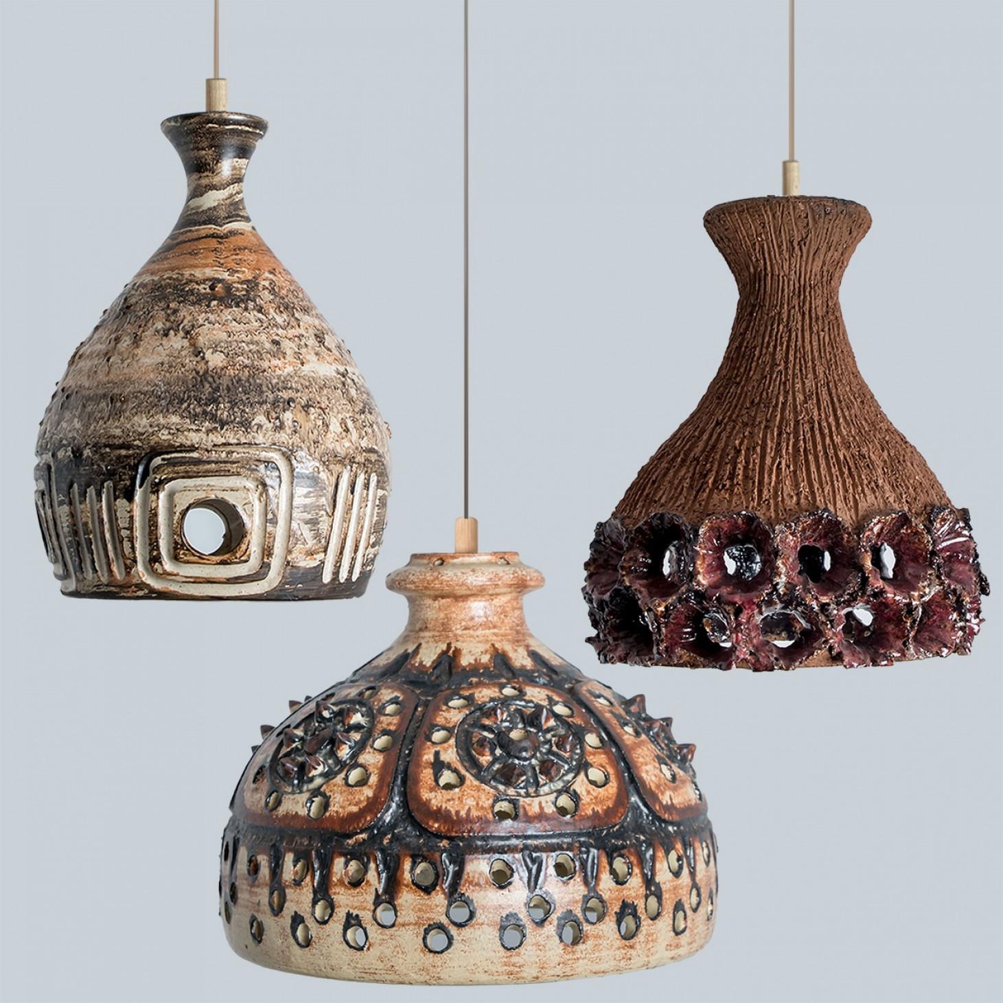 Altro 1 di 3 luci a sospensione in ceramica marrone a cono, Danimarca, 1970 in vendita