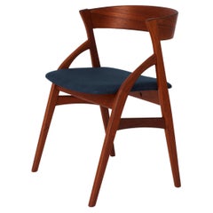 1 des 3 chaises Dyrlund en teck vintage des années 1960