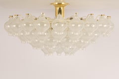 1 di 3 Flushmount extra large in vetro Tulipan di Kalmar, Austria, anni '60