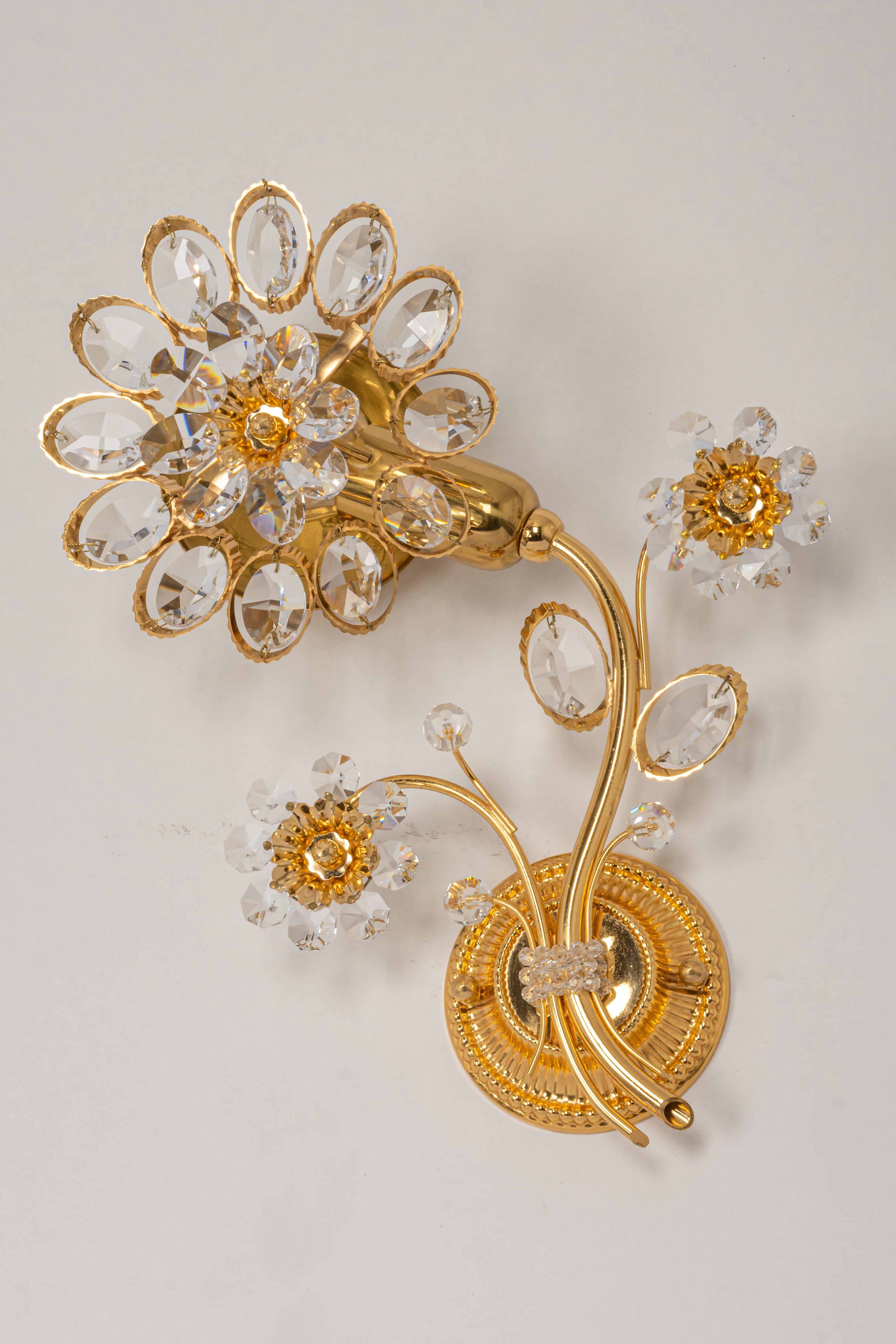 Mid-Century moderno 1 di 3 Lampade da parete a forma di fiore in ottone dorato di Palwa, Germania, anni '70 in vendita