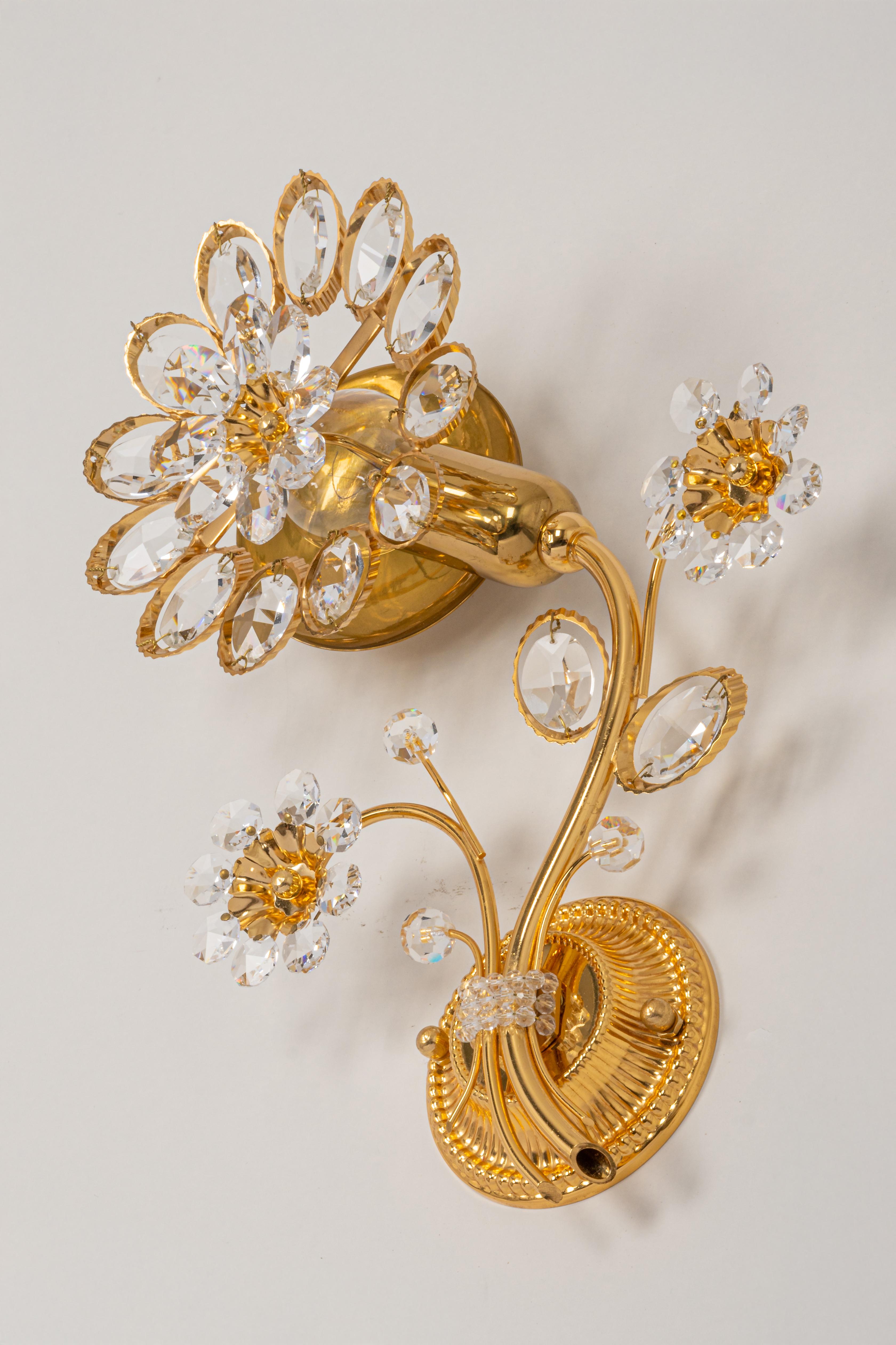 Tedesco 1 di 3 Lampade da parete a forma di fiore in ottone dorato di Palwa, Germania, anni '70 in vendita