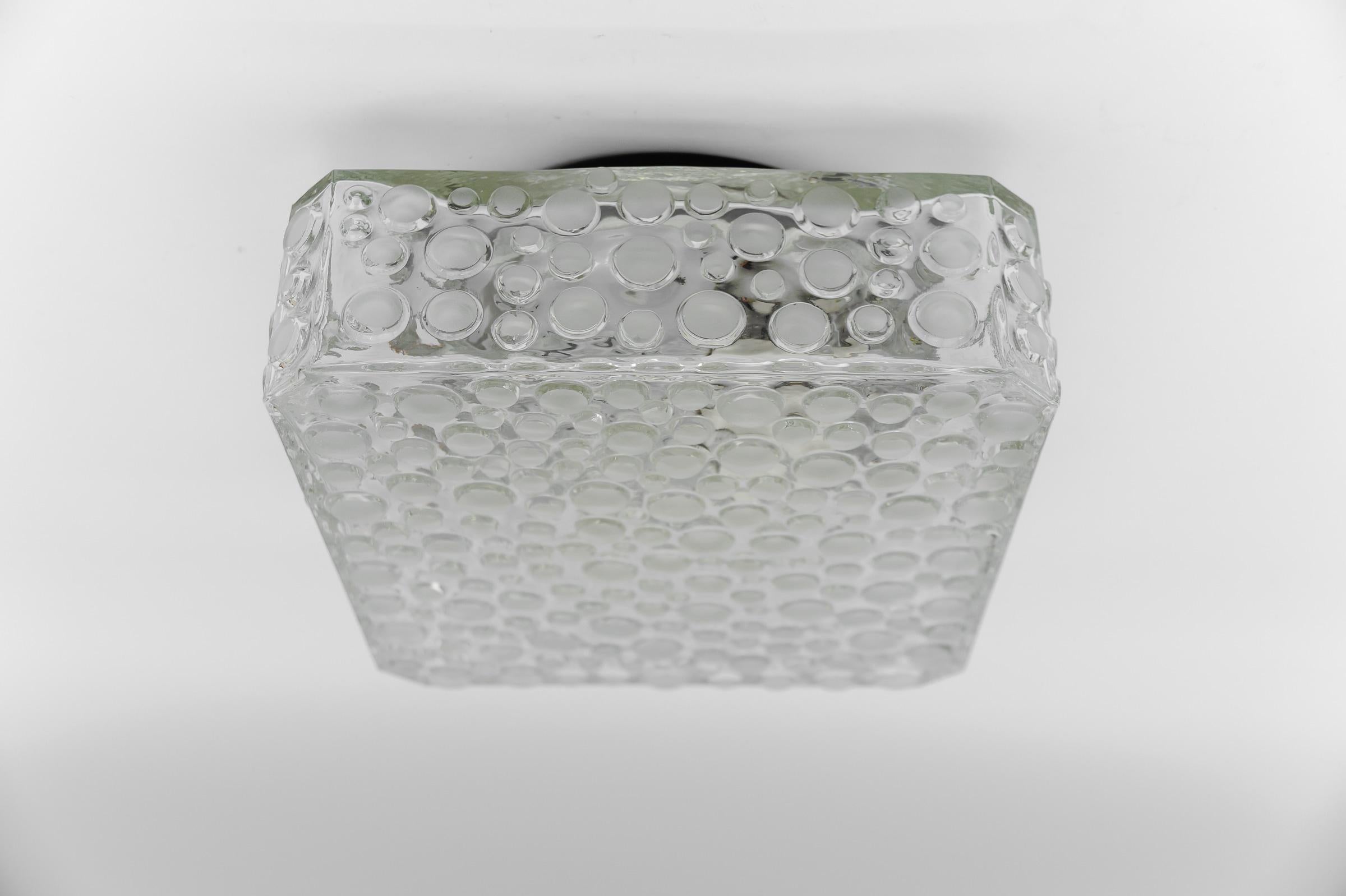 1. von 3 schweren klaren & satinierten Glas Blase Flush Mount Licht oder Wandleuchte, 1960er im Angebot 4