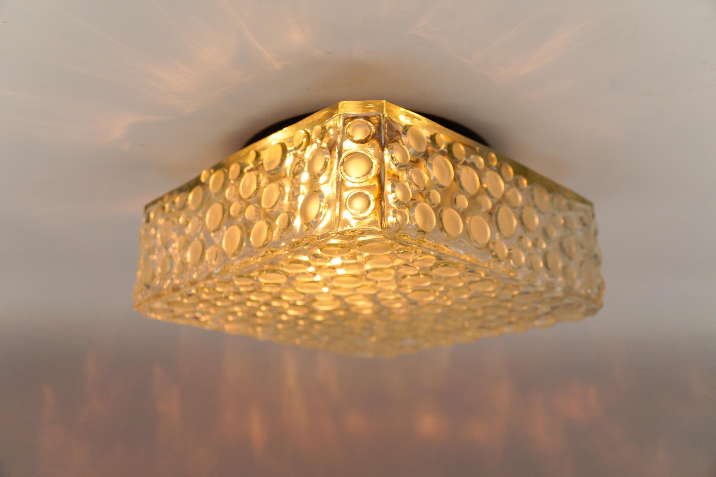 1. von 3 schweren klaren & satinierten Glas Blase Flush Mount Licht oder Wandleuchte, 1960er im Angebot 5