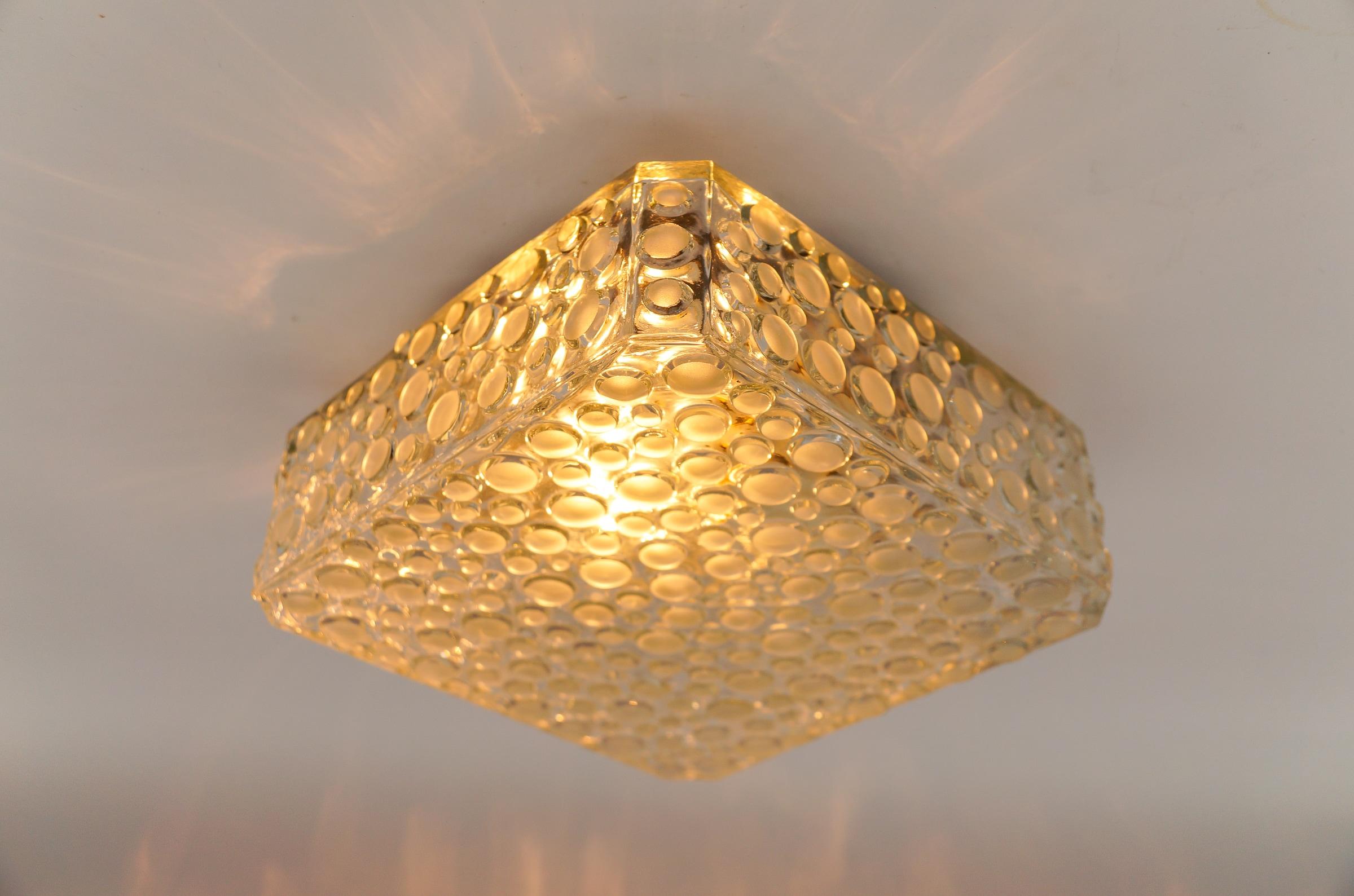 1. von 3 schweren klaren & satinierten Glas Blase Flush Mount Licht oder Wandleuchte, 1960er im Angebot 6