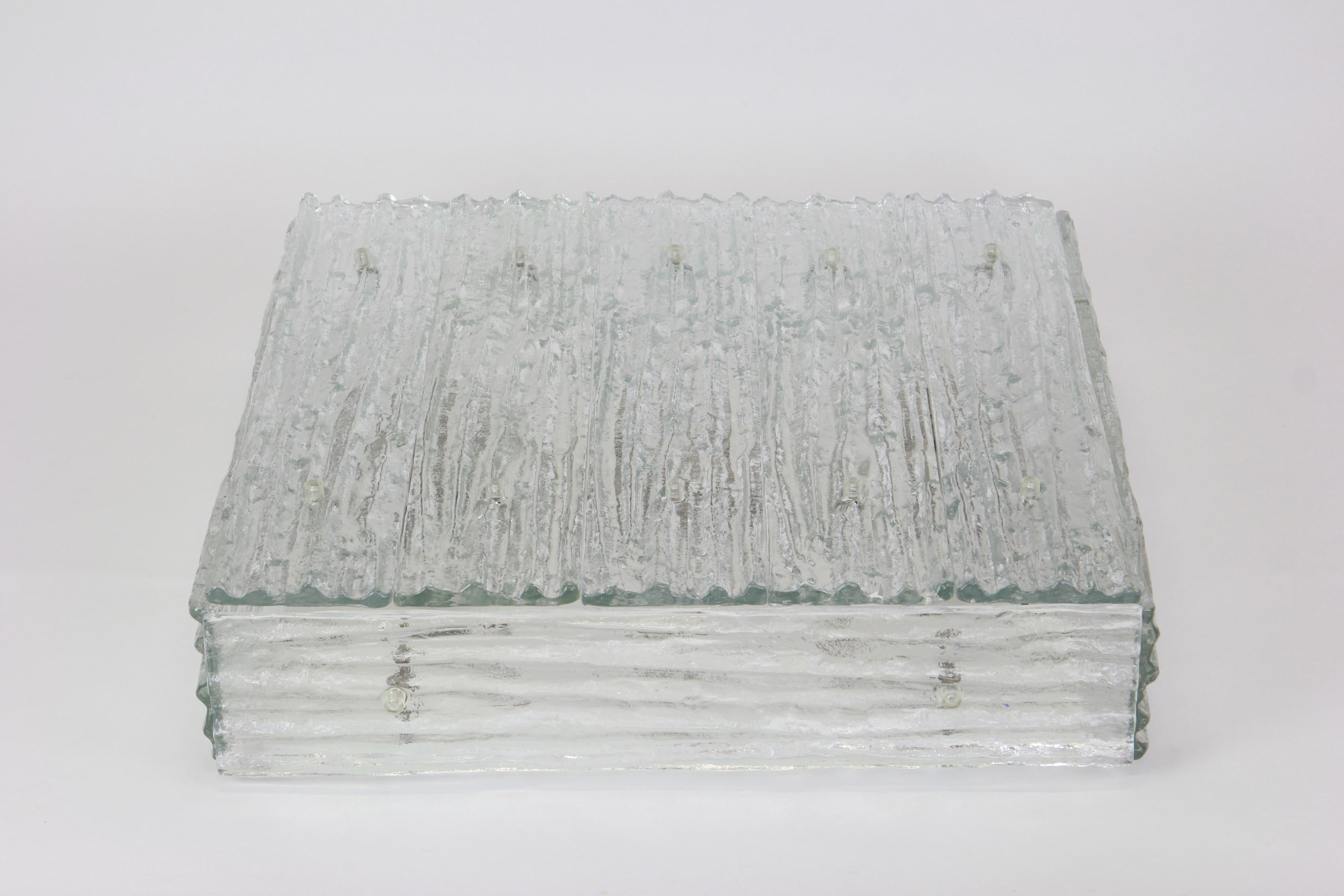Milieu du XXe siècle 1 de 3 Superbes luminaires encastrés en verre de Murano par Kalmar, Autriche, années 1960 en vente
