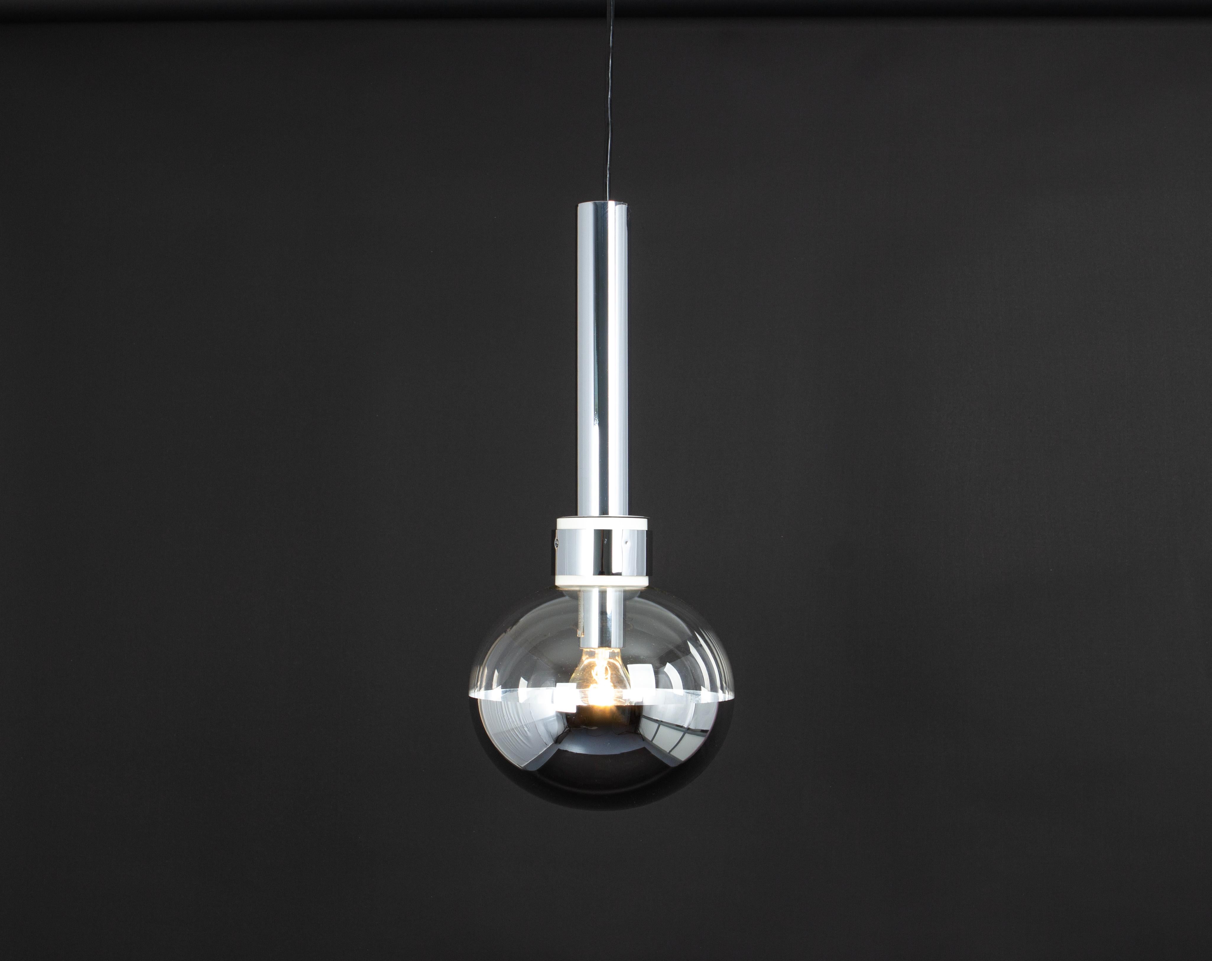 Tedesco 1 of 3 Grande lampada a sospensione di design per Staff Leuchten, Germania, anni '70 in vendita